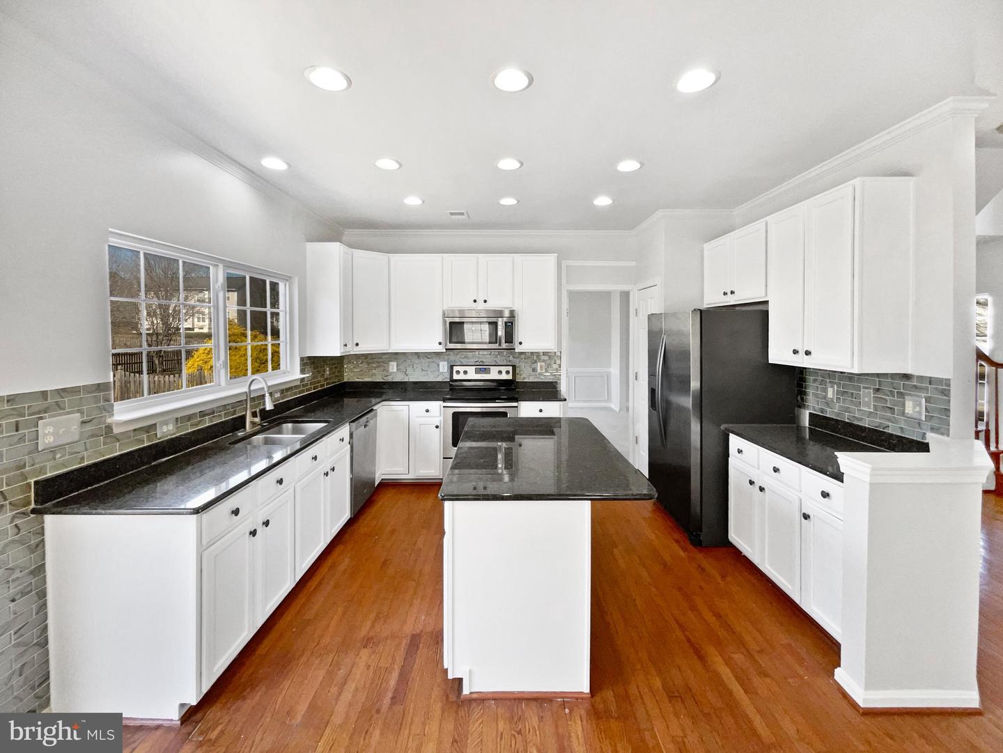 952 DEVONSHIRE CIR, PURCELLVILLE, Virginia 20132, 4 Bedrooms Bedrooms, ,4 BathroomsBathrooms,Residential,For sale,952 DEVONSHIRE CIR,VALO2089974 MLS # VALO2089974