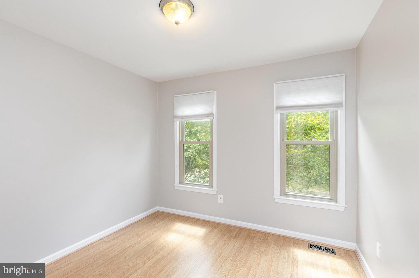 5810 QUEENS GATE CT, ALEXANDRIA, Virginia 22303, 4 Bedrooms Bedrooms, ,3 BathroomsBathrooms,Residential,For sale,5810 QUEENS GATE CT,VAFX2224600 MLS # VAFX2224600