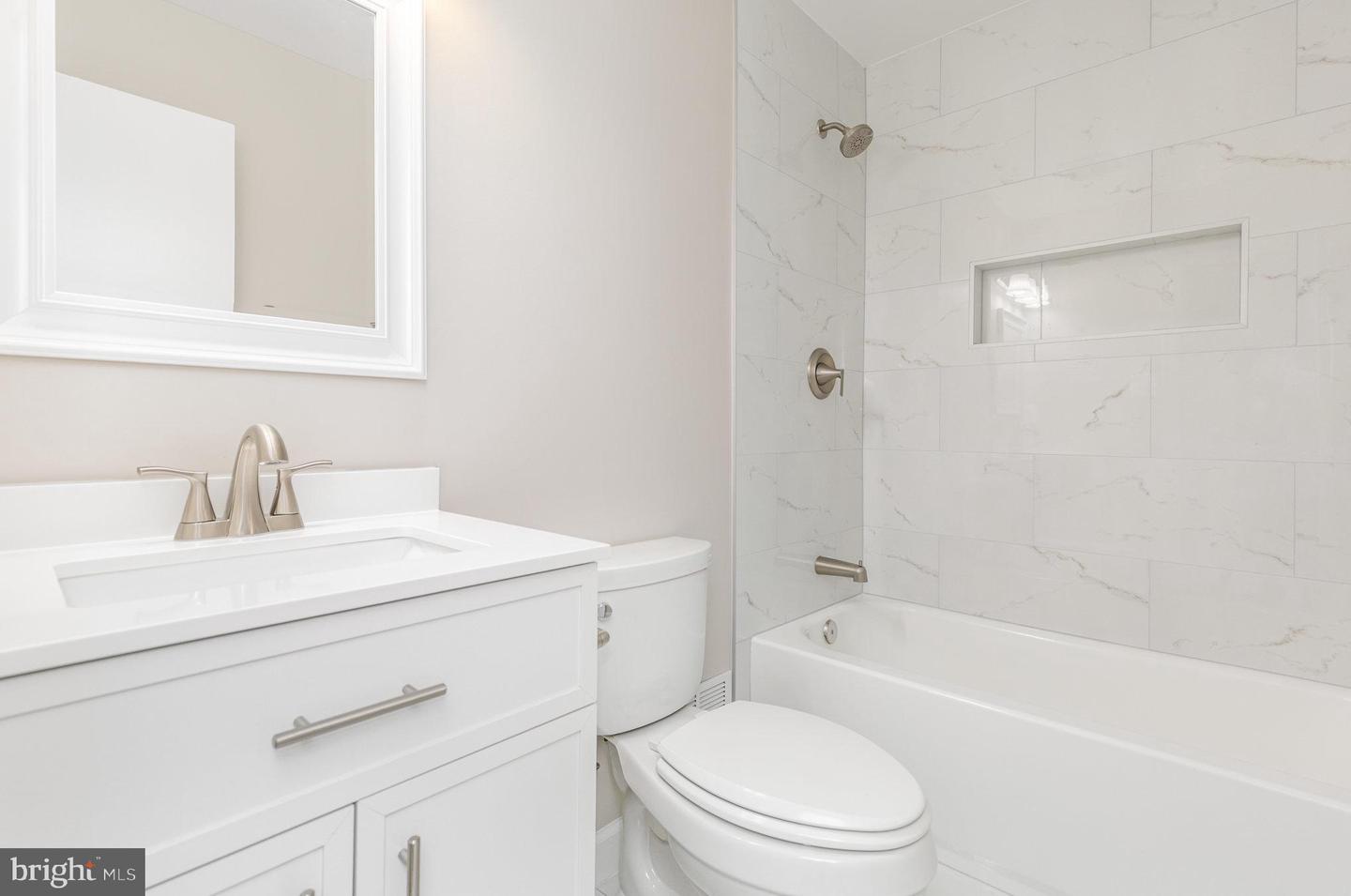 5810 QUEENS GATE CT, ALEXANDRIA, Virginia 22303, 4 Bedrooms Bedrooms, ,3 BathroomsBathrooms,Residential,For sale,5810 QUEENS GATE CT,VAFX2224600 MLS # VAFX2224600