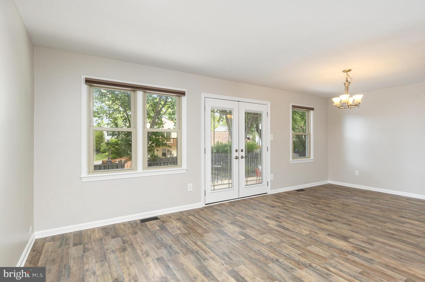5810 QUEENS GATE CT, ALEXANDRIA, Virginia 22303, 4 Bedrooms Bedrooms, ,3 BathroomsBathrooms,Residential,For sale,5810 QUEENS GATE CT,VAFX2224600 MLS # VAFX2224600