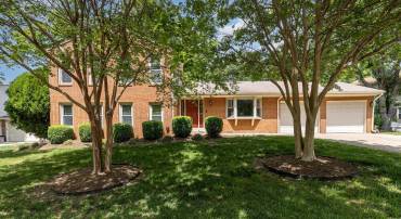 5810 QUEENS GATE CT, ALEXANDRIA, Virginia 22303, 4 Bedrooms Bedrooms, ,3 BathroomsBathrooms,Residential,For sale,5810 QUEENS GATE CT,VAFX2224600 MLS # VAFX2224600