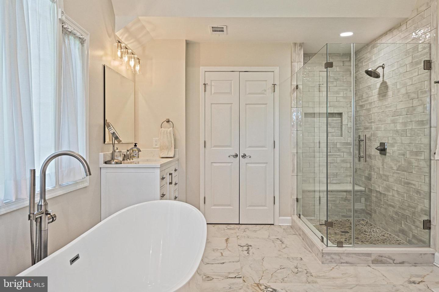10310 MYSTIC MEADOW WAY, OAKTON, Virginia 22124, 4 Bedrooms Bedrooms, ,4 BathroomsBathrooms,Residential,For sale,10310 MYSTIC MEADOW WAY,VAFX2225712 MLS # VAFX2225712