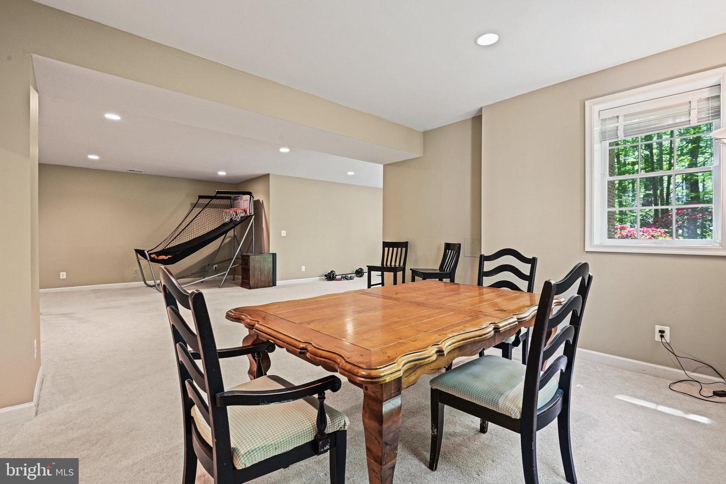 10310 MYSTIC MEADOW WAY, OAKTON, Virginia 22124, 4 Bedrooms Bedrooms, ,4 BathroomsBathrooms,Residential,For sale,10310 MYSTIC MEADOW WAY,VAFX2225712 MLS # VAFX2225712