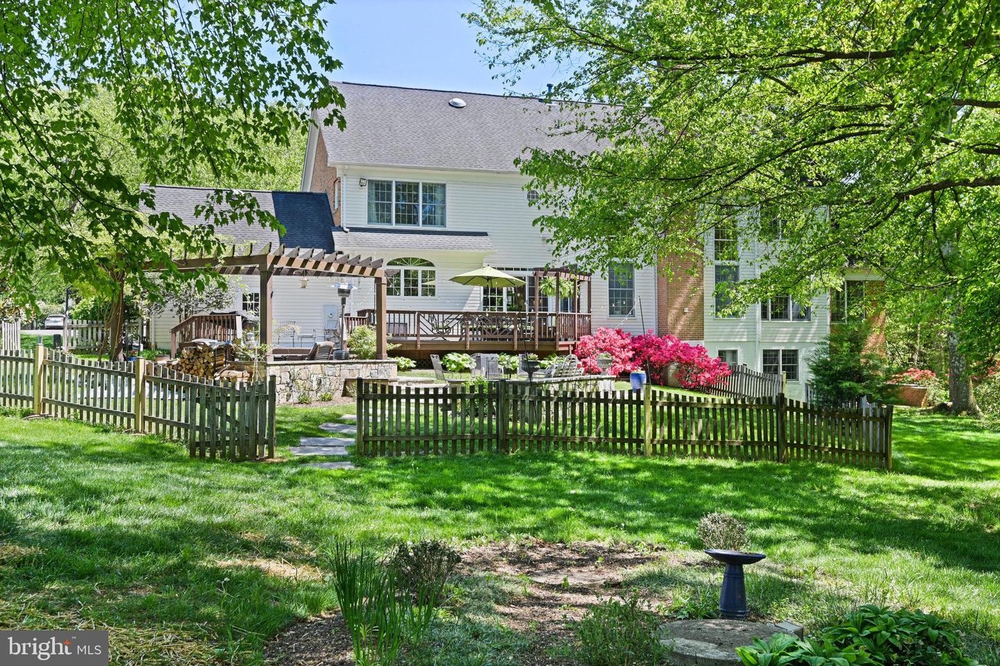 10310 MYSTIC MEADOW WAY, OAKTON, Virginia 22124, 4 Bedrooms Bedrooms, ,4 BathroomsBathrooms,Residential,For sale,10310 MYSTIC MEADOW WAY,VAFX2225712 MLS # VAFX2225712