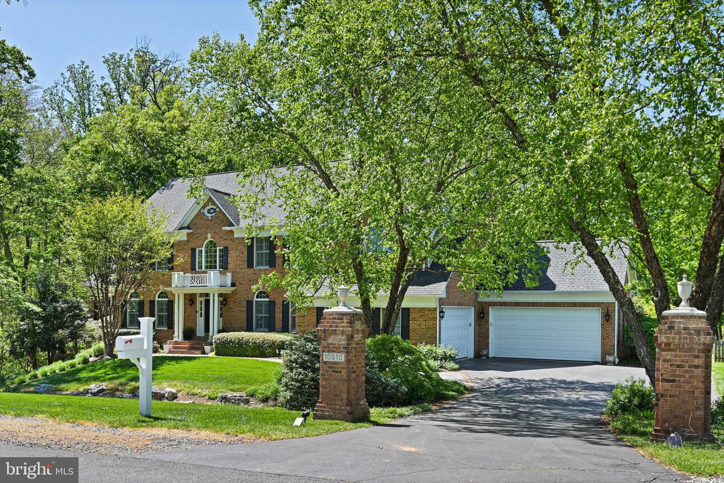 10310 MYSTIC MEADOW WAY, OAKTON, Virginia 22124, 4 Bedrooms Bedrooms, ,4 BathroomsBathrooms,Residential,For sale,10310 MYSTIC MEADOW WAY,VAFX2225712 MLS # VAFX2225712
