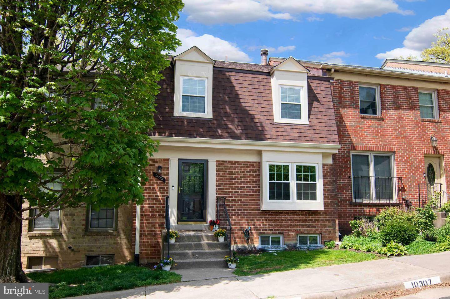 10288 FRIENDSHIP CT, FAIRFAX, Virginia 22032, 4 Bedrooms Bedrooms, ,3 BathroomsBathrooms,Residential,For sale,10288 FRIENDSHIP CT,VAFX2225934 MLS # VAFX2225934
