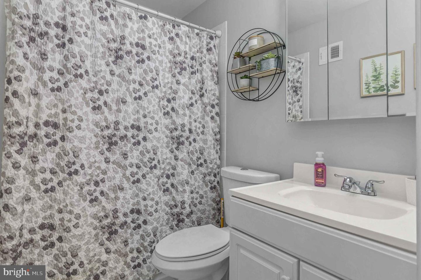 10288 FRIENDSHIP CT, FAIRFAX, Virginia 22032, 4 Bedrooms Bedrooms, ,3 BathroomsBathrooms,Residential,For sale,10288 FRIENDSHIP CT,VAFX2225934 MLS # VAFX2225934
