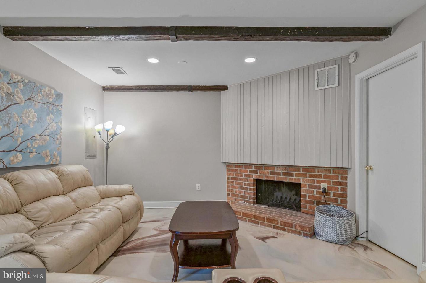 10288 FRIENDSHIP CT, FAIRFAX, Virginia 22032, 4 Bedrooms Bedrooms, ,3 BathroomsBathrooms,Residential,For sale,10288 FRIENDSHIP CT,VAFX2225934 MLS # VAFX2225934