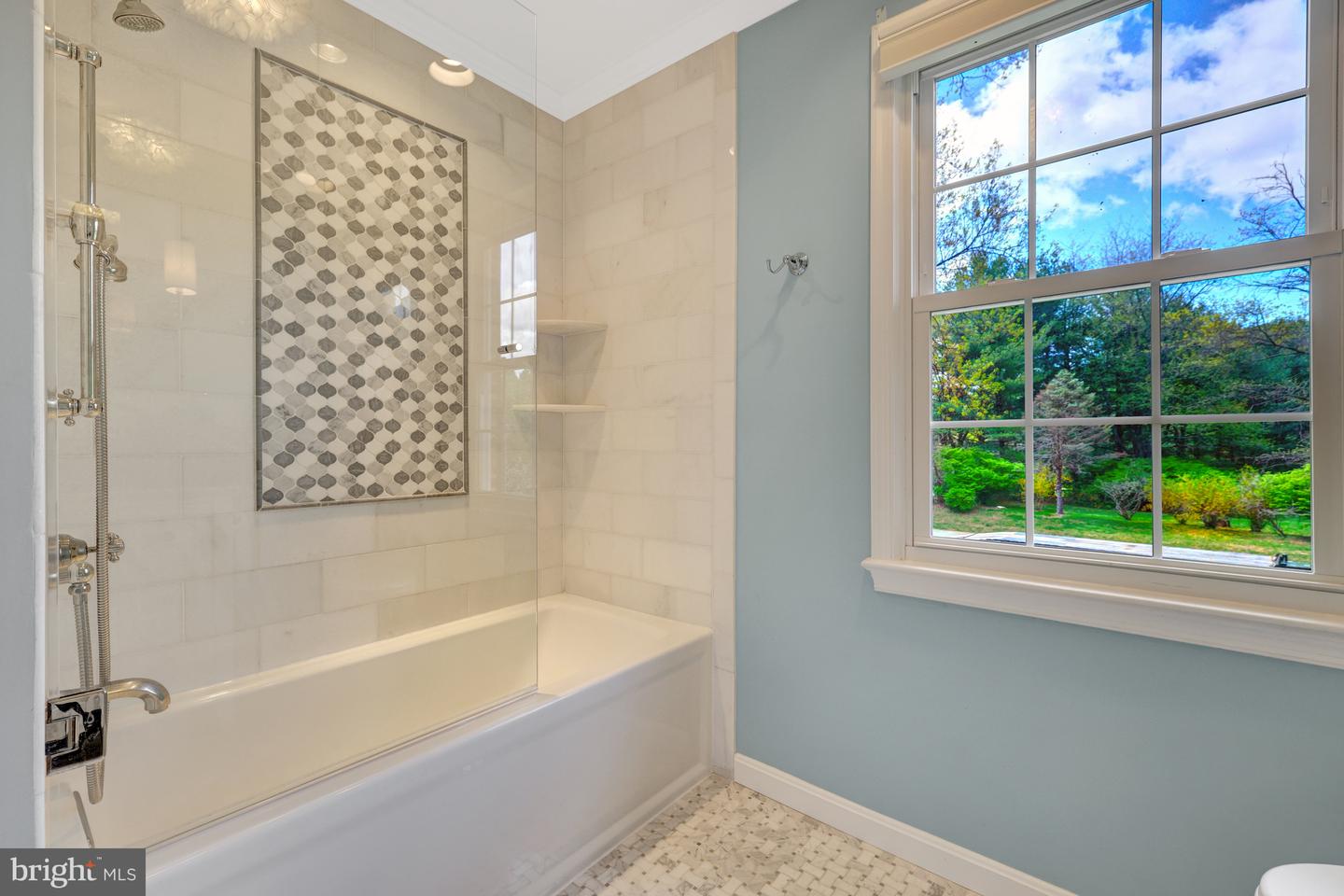 331 CANTERWOOD LN, GREAT FALLS, Virginia 22066, 5 Bedrooms Bedrooms, ,5 BathroomsBathrooms,Residential,For sale,331 CANTERWOOD LN,VAFX2226728 MLS # VAFX2226728