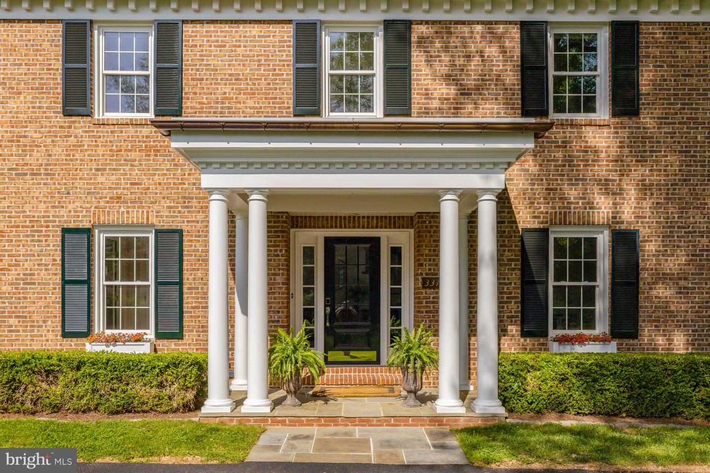 331 CANTERWOOD LN, GREAT FALLS, Virginia 22066, 5 Bedrooms Bedrooms, ,5 BathroomsBathrooms,Residential,For sale,331 CANTERWOOD LN,VAFX2226728 MLS # VAFX2226728