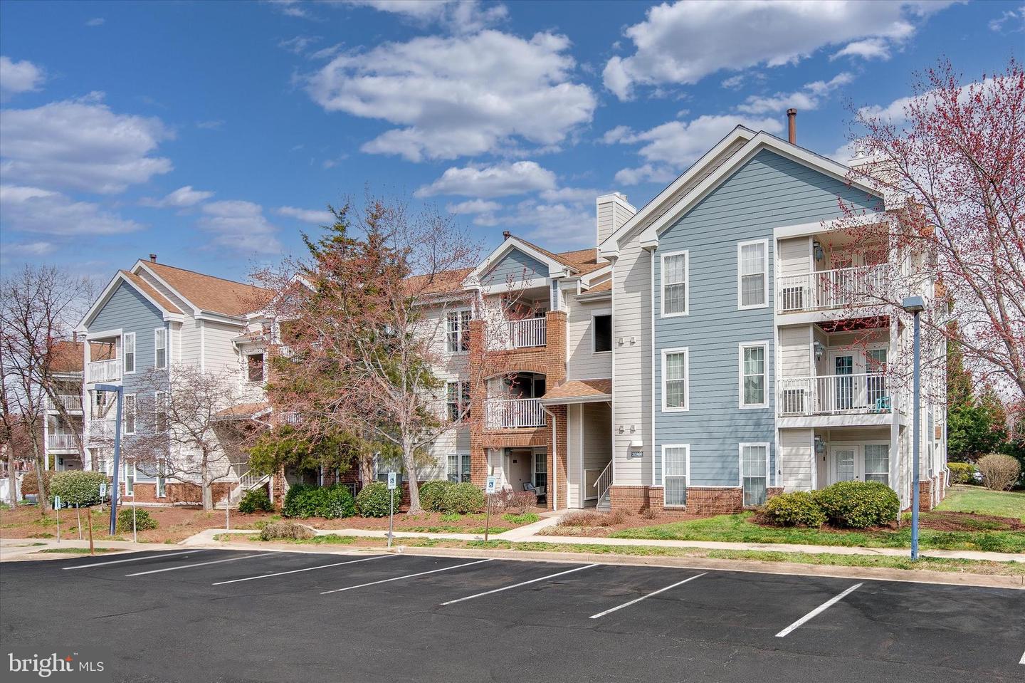 20960 TIMBER RIDGE TER #301, ASHBURN, Virginia 20147, 1 Bedroom Bedrooms, ,1 BathroomBathrooms,Residential,For sale,20960 TIMBER RIDGE TER #301,VALO2091316 MLS # VALO2091316