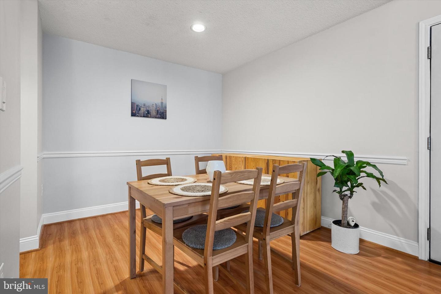 20960 TIMBER RIDGE TER #301, ASHBURN, Virginia 20147, 1 Bedroom Bedrooms, ,1 BathroomBathrooms,Residential,For sale,20960 TIMBER RIDGE TER #301,VALO2091316 MLS # VALO2091316
