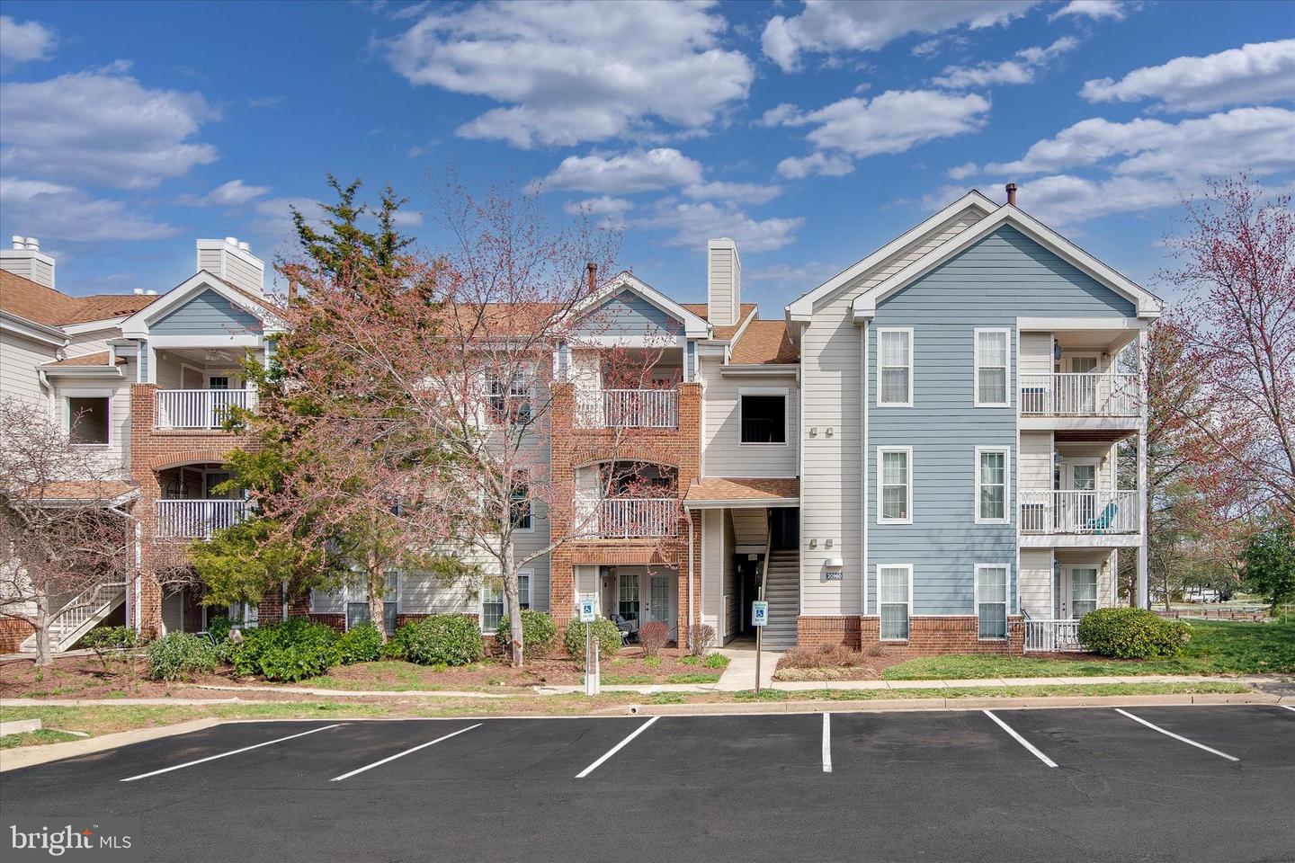 20960 TIMBER RIDGE TER #301, ASHBURN, Virginia 20147, 1 Bedroom Bedrooms, ,1 BathroomBathrooms,Residential,For sale,20960 TIMBER RIDGE TER #301,VALO2091316 MLS # VALO2091316