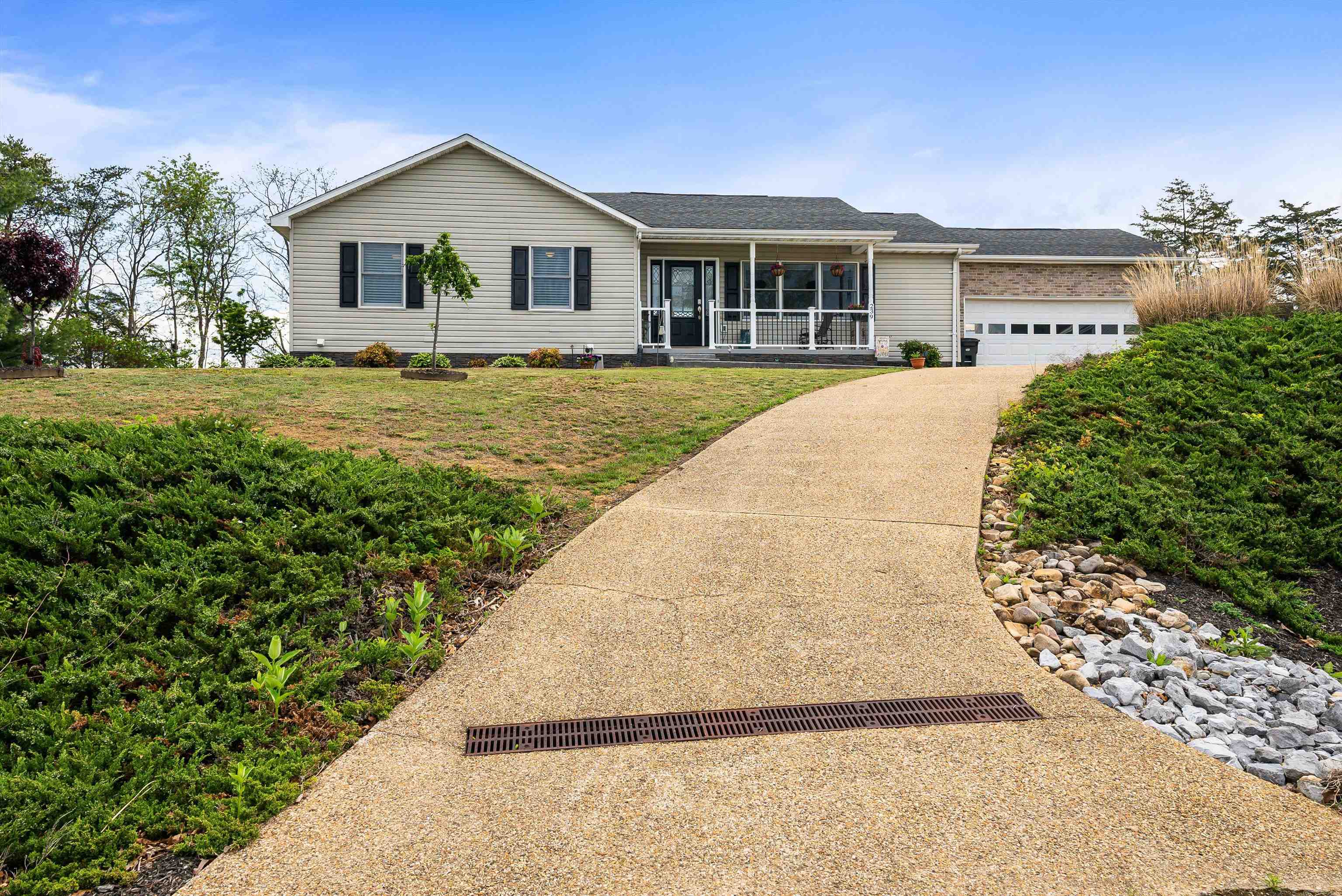239 WINDSONG HILLS DR, ELKTON, Virginia 22827, 4 Bedrooms Bedrooms, ,3 BathroomsBathrooms,Residential,239 WINDSONG HILLS DR,663975 MLS # 663975