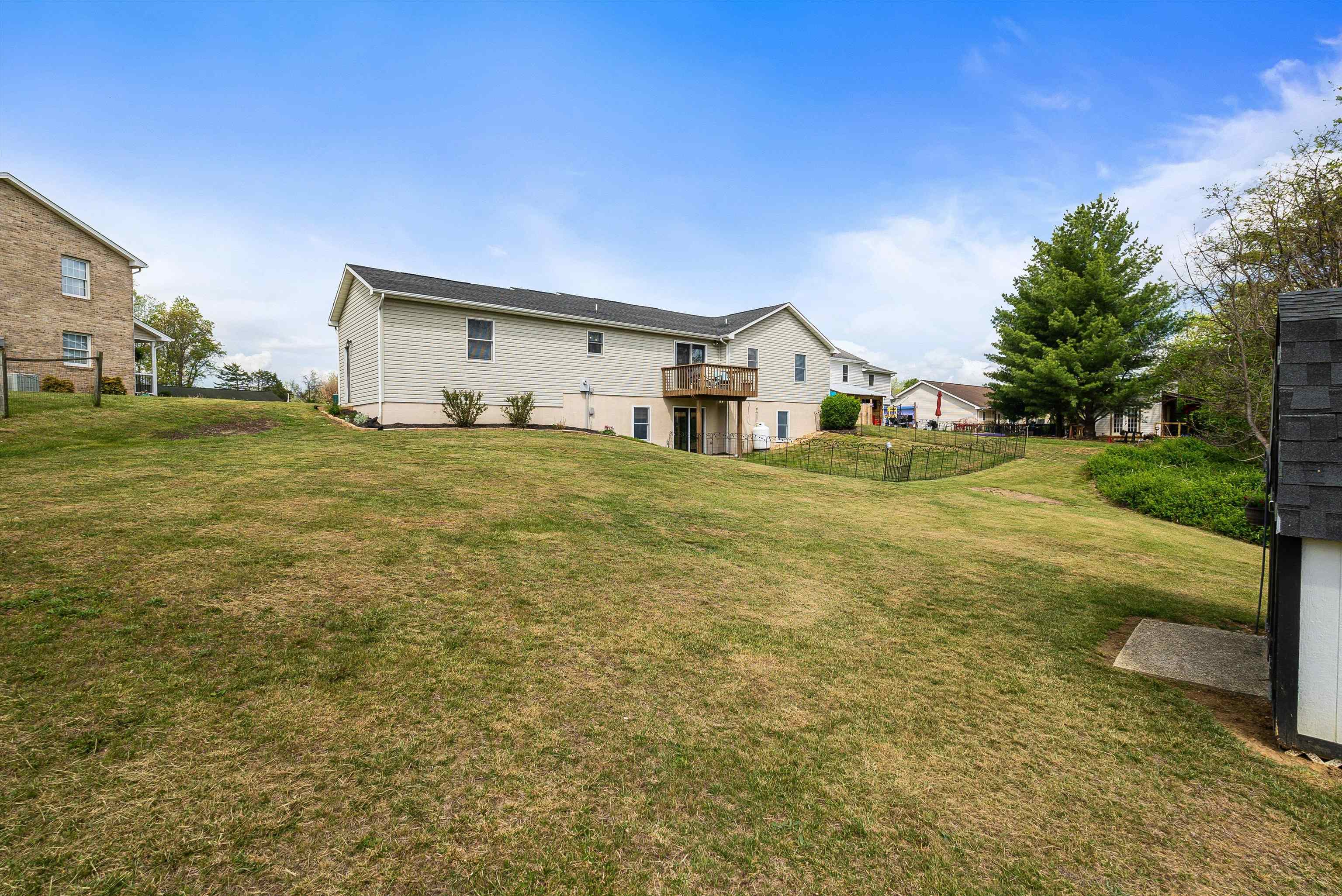 239 WINDSONG HILLS DR, ELKTON, Virginia 22827, 4 Bedrooms Bedrooms, ,3 BathroomsBathrooms,Residential,239 WINDSONG HILLS DR,663975 MLS # 663975
