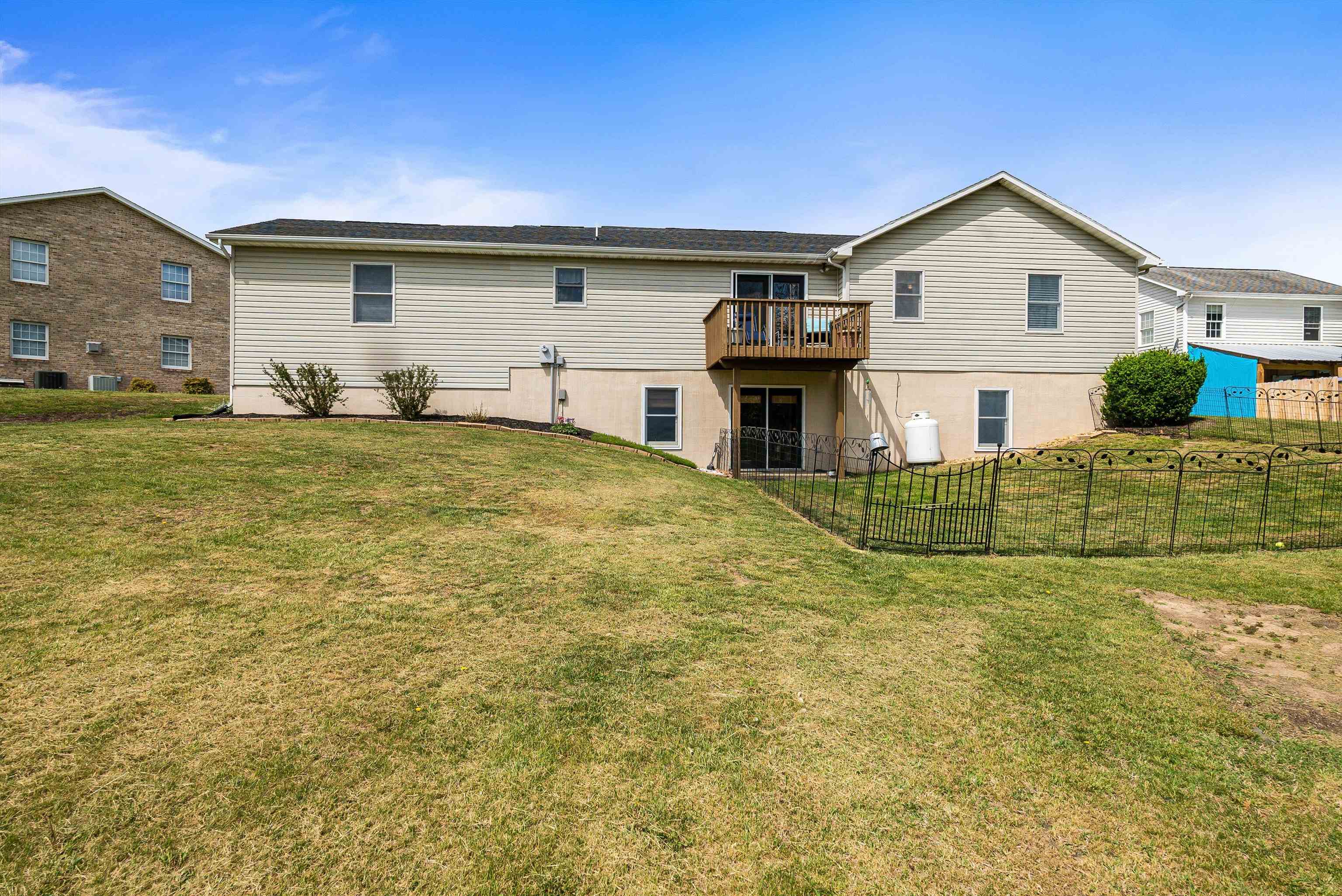 239 WINDSONG HILLS DR, ELKTON, Virginia 22827, 4 Bedrooms Bedrooms, ,3 BathroomsBathrooms,Residential,239 WINDSONG HILLS DR,663975 MLS # 663975