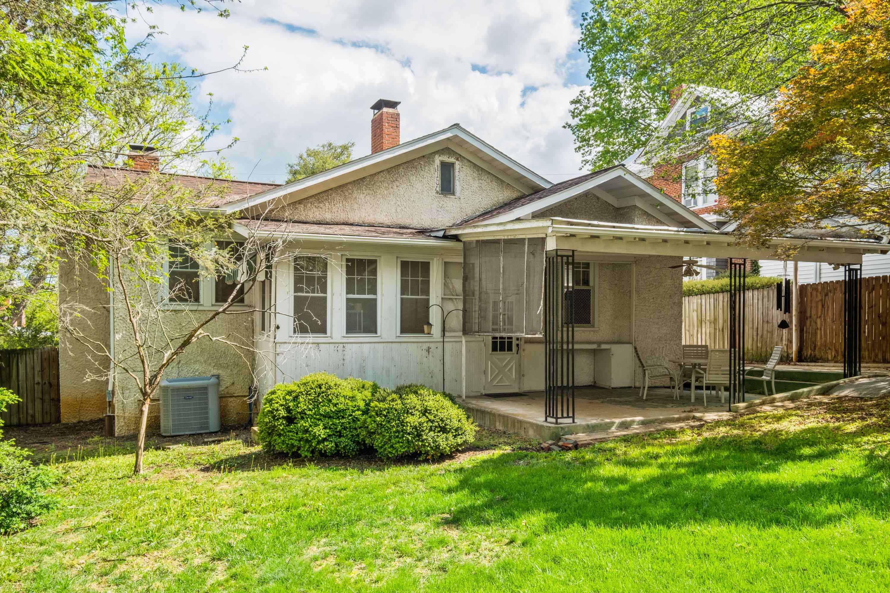 331 FRANKLIN ST, HARRISONBURG, Virginia 22801, 3 Bedrooms Bedrooms, ,2 BathroomsBathrooms,Residential,331 FRANKLIN ST,663976 MLS # 663976