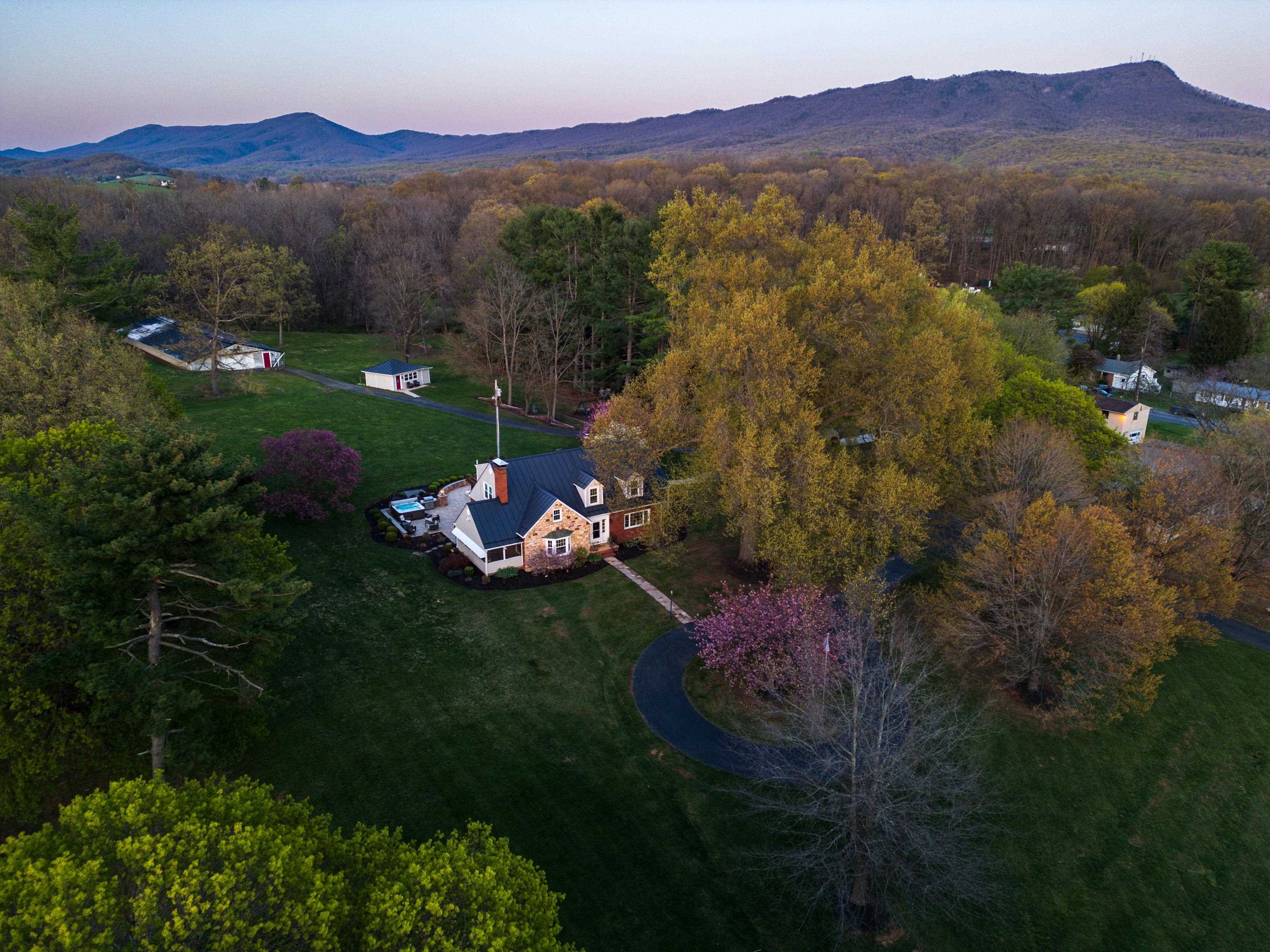 4111 SPOTSWOOD TRL, PENN LAIRD, Virginia 22846, 5 Bedrooms Bedrooms, ,3 BathroomsBathrooms,Residential,4111 SPOTSWOOD TRL,663981 MLS # 663981