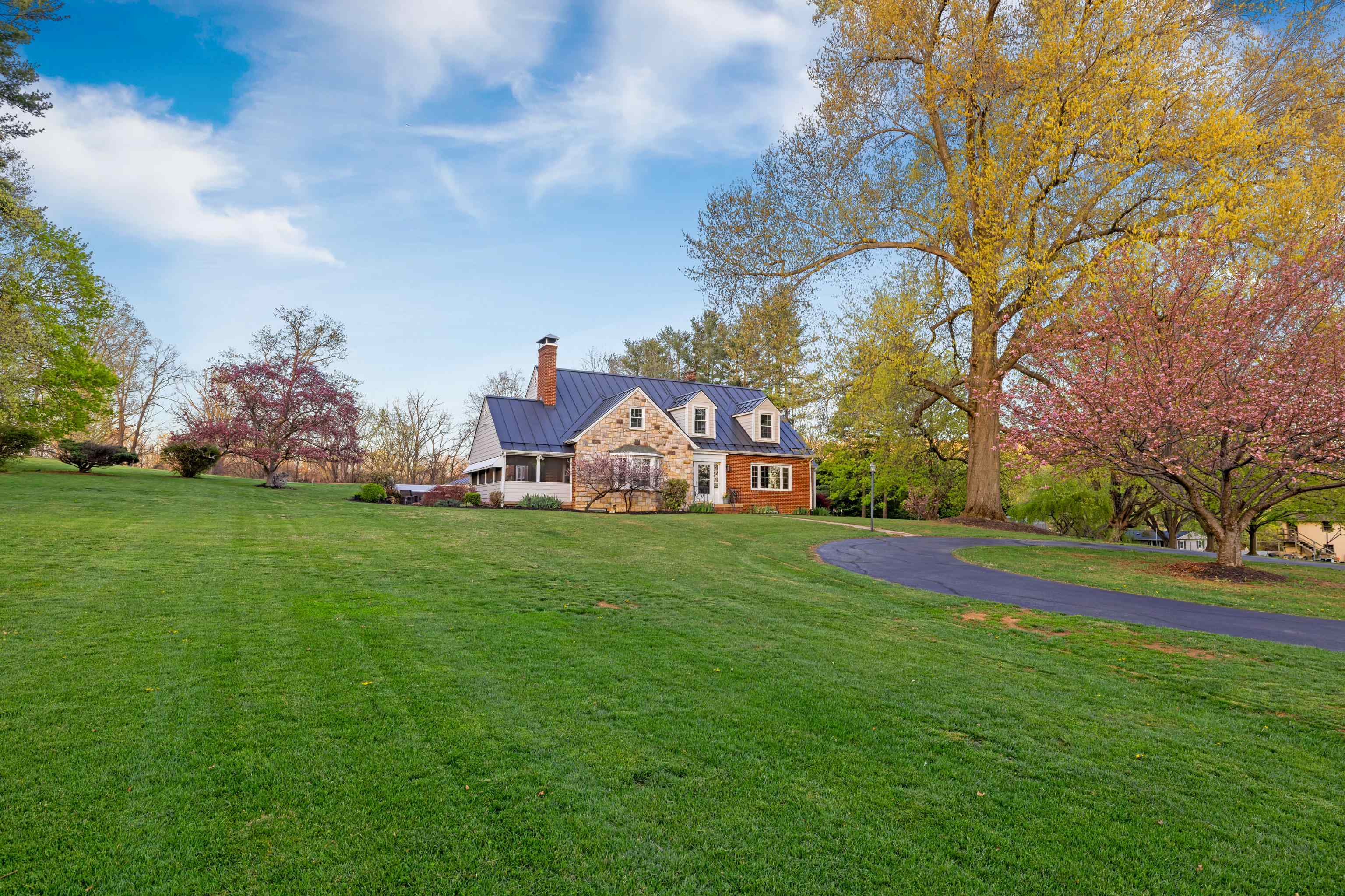 4111 SPOTSWOOD TRL, PENN LAIRD, Virginia 22846, 5 Bedrooms Bedrooms, ,3 BathroomsBathrooms,Residential,4111 SPOTSWOOD TRL,663981 MLS # 663981