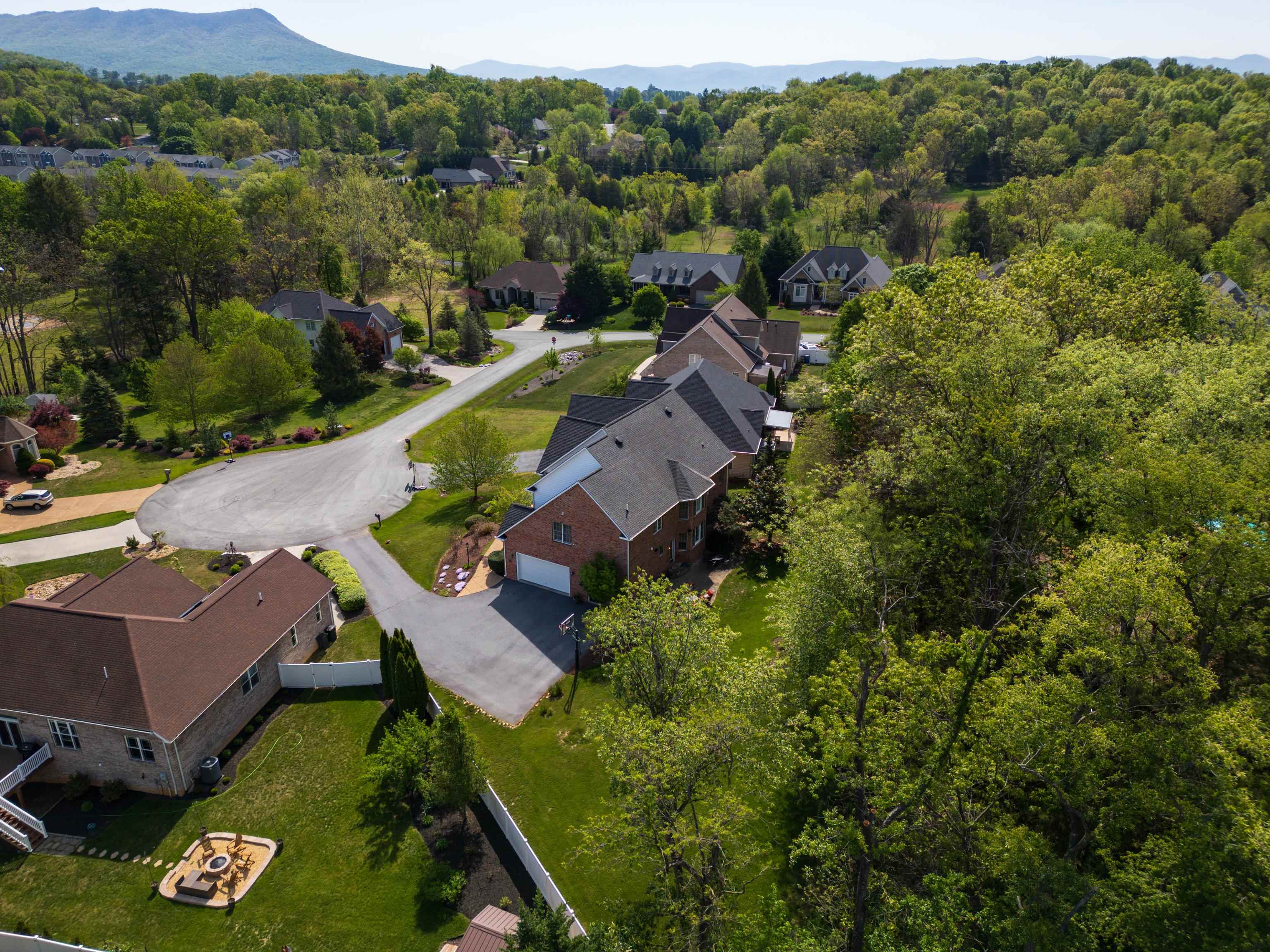3211 DANBURY CT, ROCKINGHAM, Virginia 22801, 5 Bedrooms Bedrooms, ,4 BathroomsBathrooms,Residential,3211 DANBURY CT,663985 MLS # 663985
