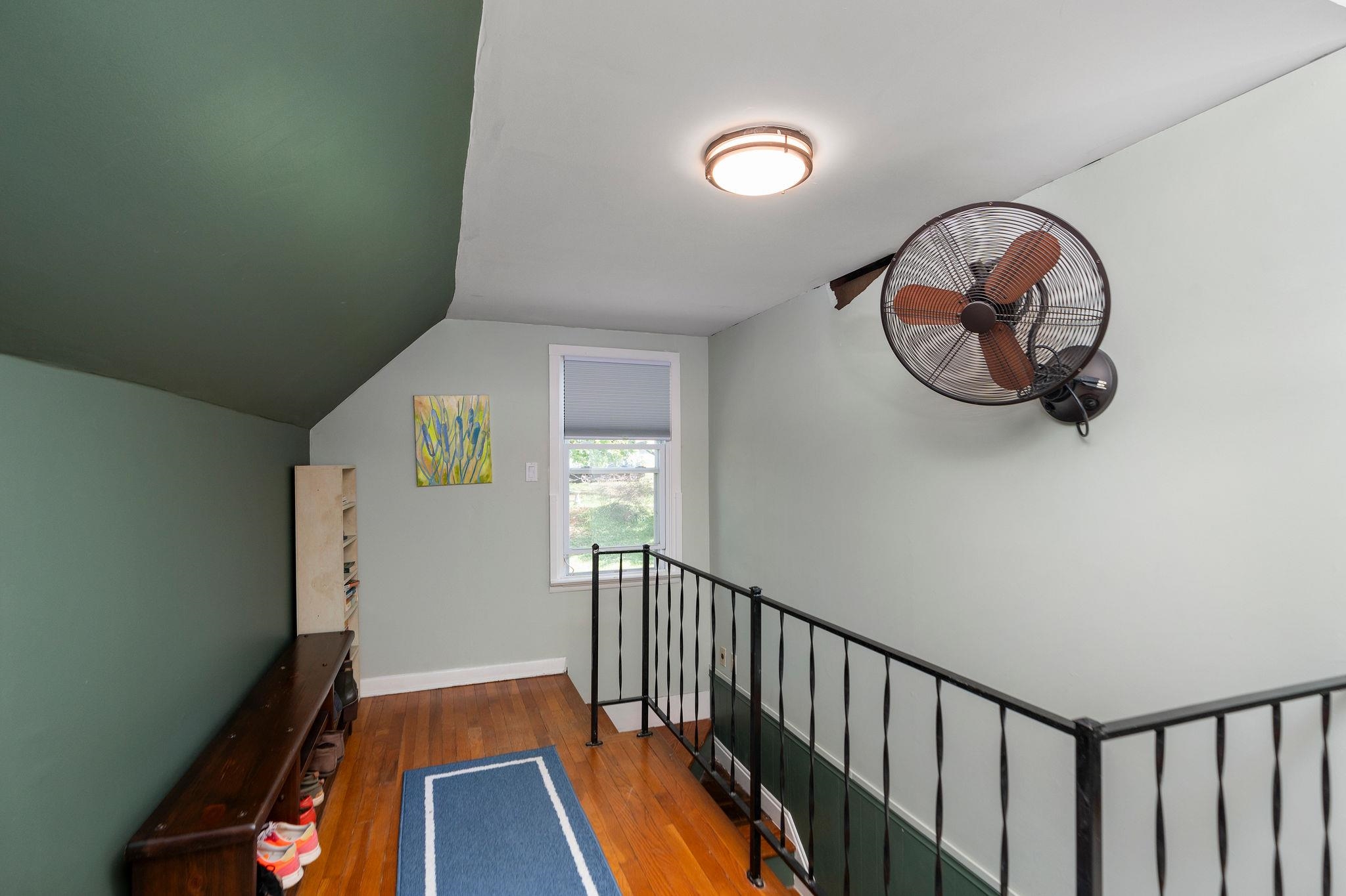 713 NORFOLK AVE, STAUNTON, Virginia 24401, 3 Bedrooms Bedrooms, ,1 BathroomBathrooms,Residential,713 NORFOLK AVE,663988 MLS # 663988