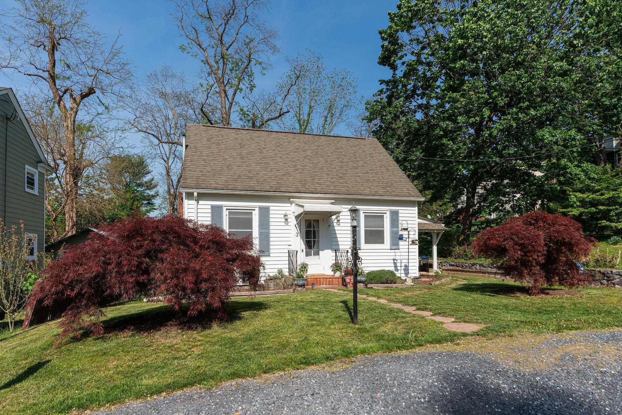 713 NORFOLK AVE, STAUNTON, Virginia 24401, 3 Bedrooms Bedrooms, ,1 BathroomBathrooms,Residential,713 NORFOLK AVE,663988 MLS # 663988