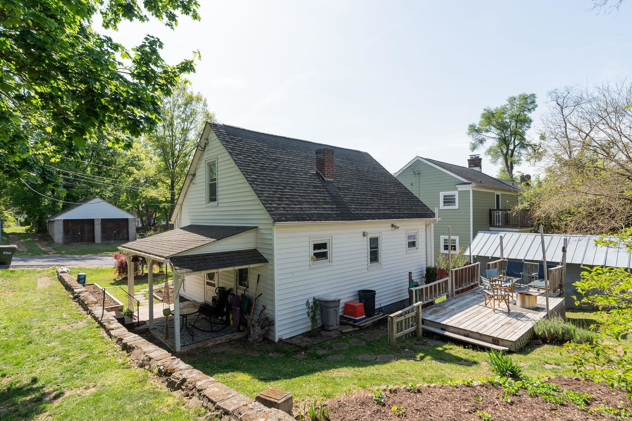 713 NORFOLK AVE, STAUNTON, Virginia 24401, 3 Bedrooms Bedrooms, ,1 BathroomBathrooms,Residential,713 NORFOLK AVE,663988 MLS # 663988