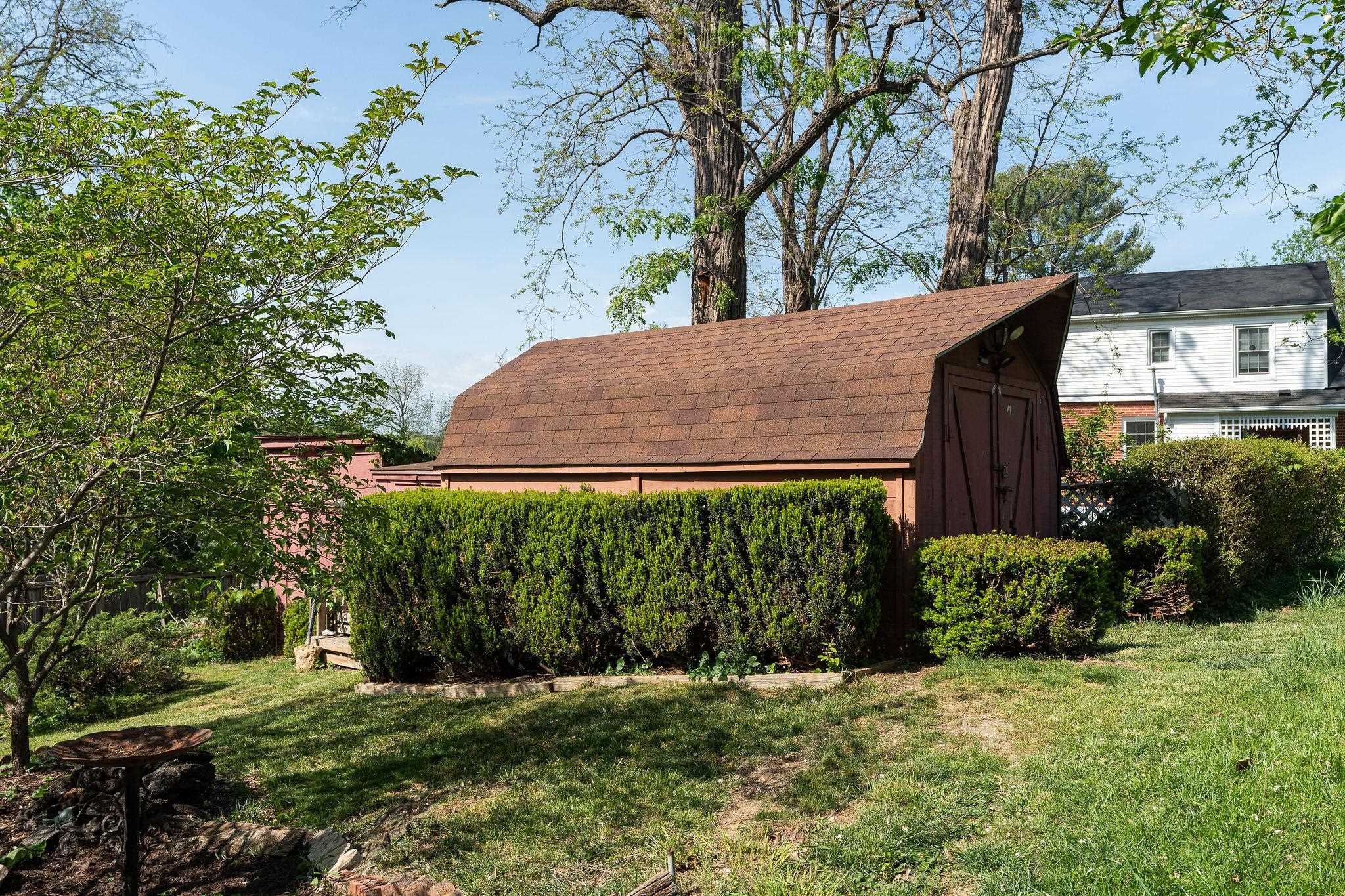 713 NORFOLK AVE, STAUNTON, Virginia 24401, 3 Bedrooms Bedrooms, ,1 BathroomBathrooms,Residential,713 NORFOLK AVE,663988 MLS # 663988