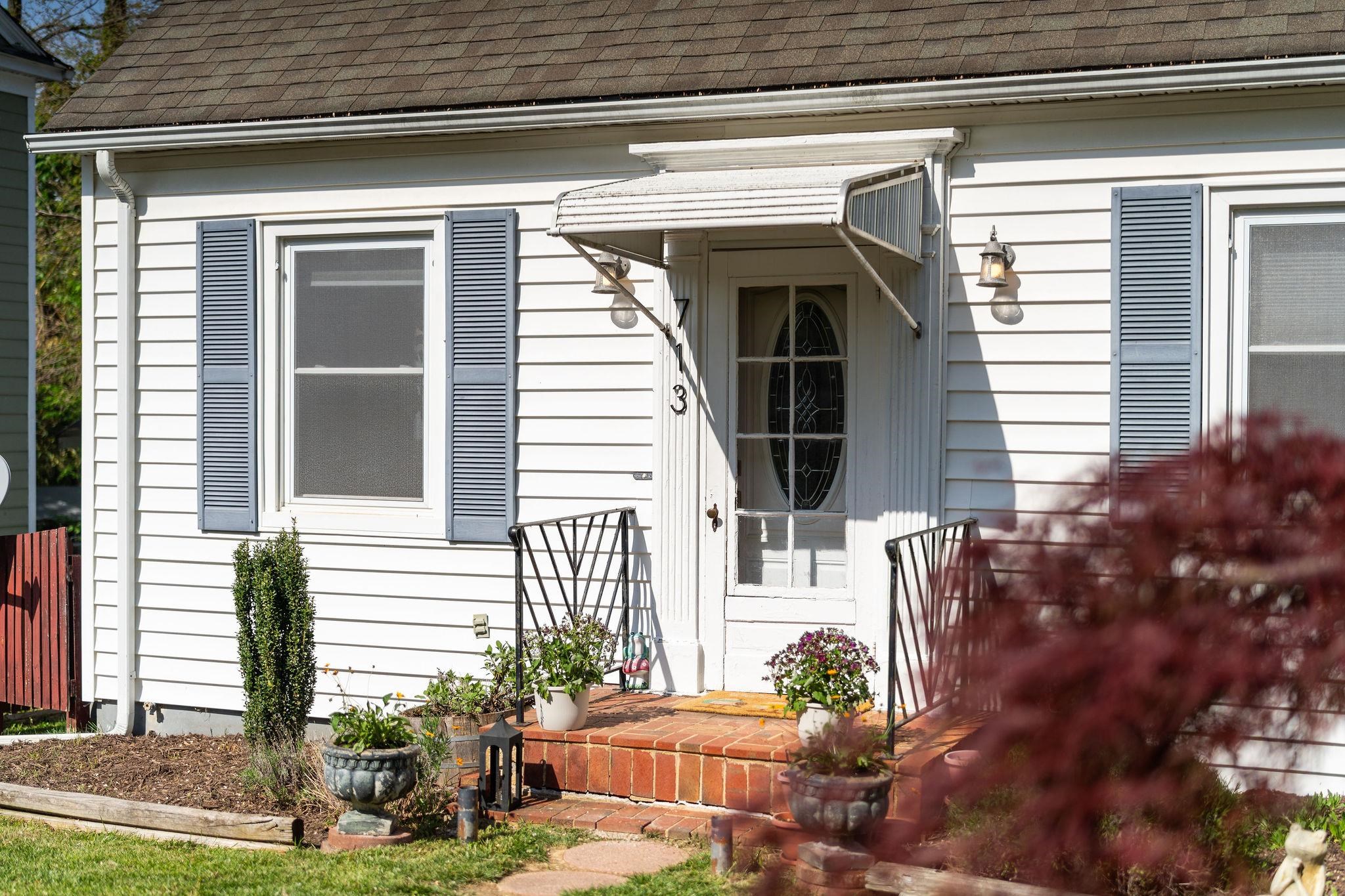 713 NORFOLK AVE, STAUNTON, Virginia 24401, 3 Bedrooms Bedrooms, ,1 BathroomBathrooms,Residential,713 NORFOLK AVE,663988 MLS # 663988