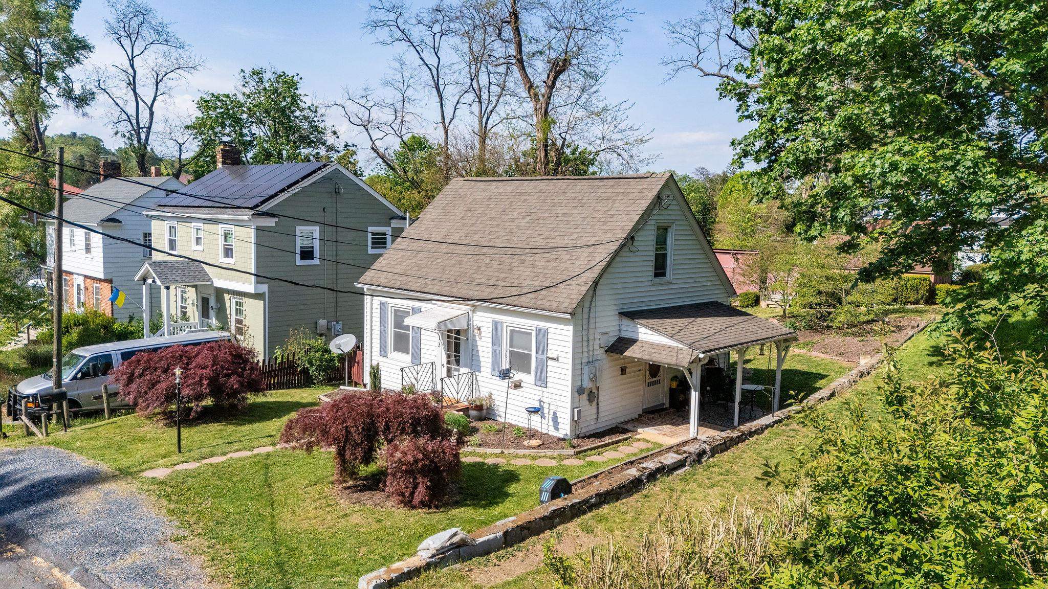 713 NORFOLK AVE, STAUNTON, Virginia 24401, 3 Bedrooms Bedrooms, ,1 BathroomBathrooms,Residential,713 NORFOLK AVE,663988 MLS # 663988