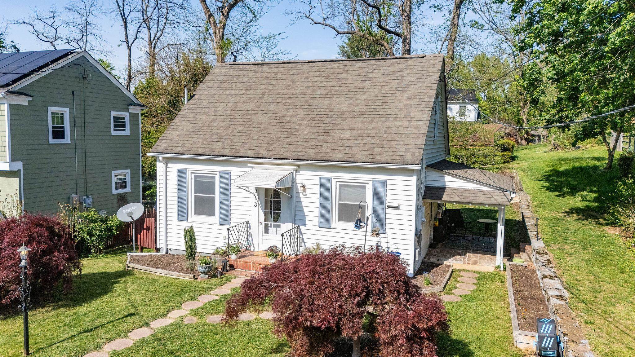 713 NORFOLK AVE, STAUNTON, Virginia 24401, 3 Bedrooms Bedrooms, ,1 BathroomBathrooms,Residential,713 NORFOLK AVE,663988 MLS # 663988