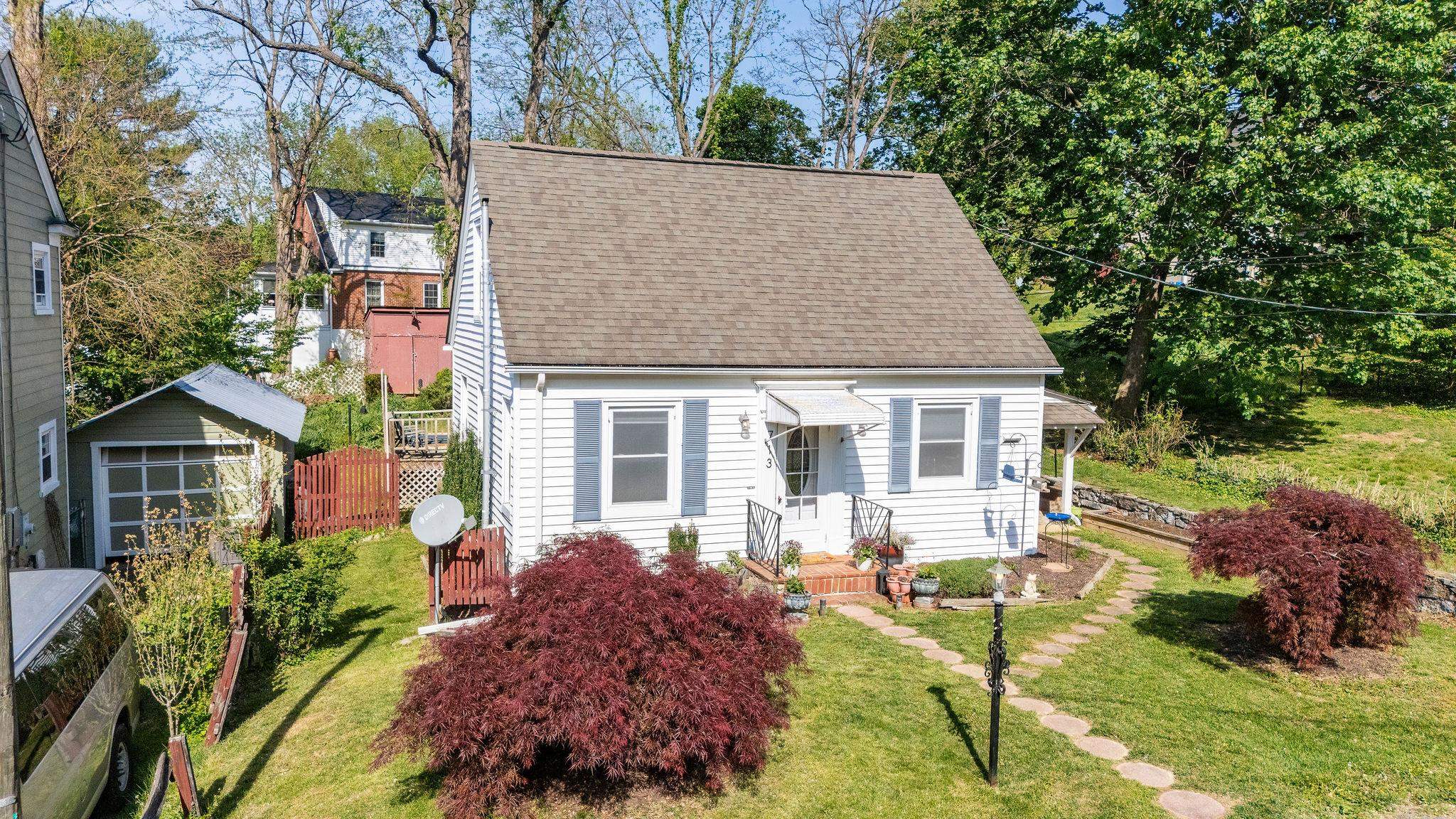 713 NORFOLK AVE, STAUNTON, Virginia 24401, 3 Bedrooms Bedrooms, ,1 BathroomBathrooms,Residential,713 NORFOLK AVE,663988 MLS # 663988