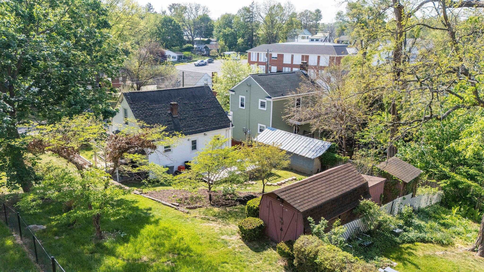 713 NORFOLK AVE, STAUNTON, Virginia 24401, 3 Bedrooms Bedrooms, ,1 BathroomBathrooms,Residential,713 NORFOLK AVE,663988 MLS # 663988