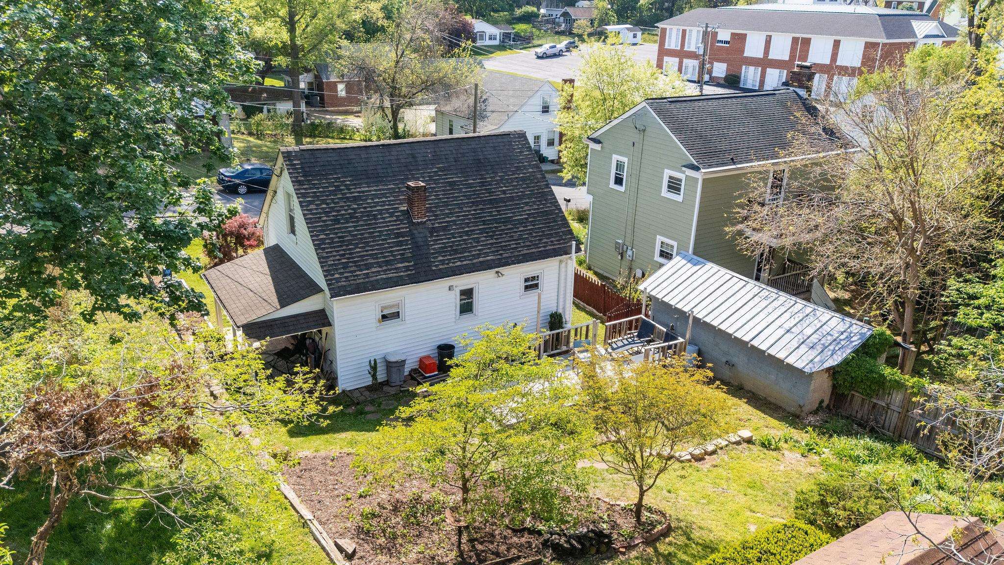 713 NORFOLK AVE, STAUNTON, Virginia 24401, 3 Bedrooms Bedrooms, ,1 BathroomBathrooms,Residential,713 NORFOLK AVE,663988 MLS # 663988