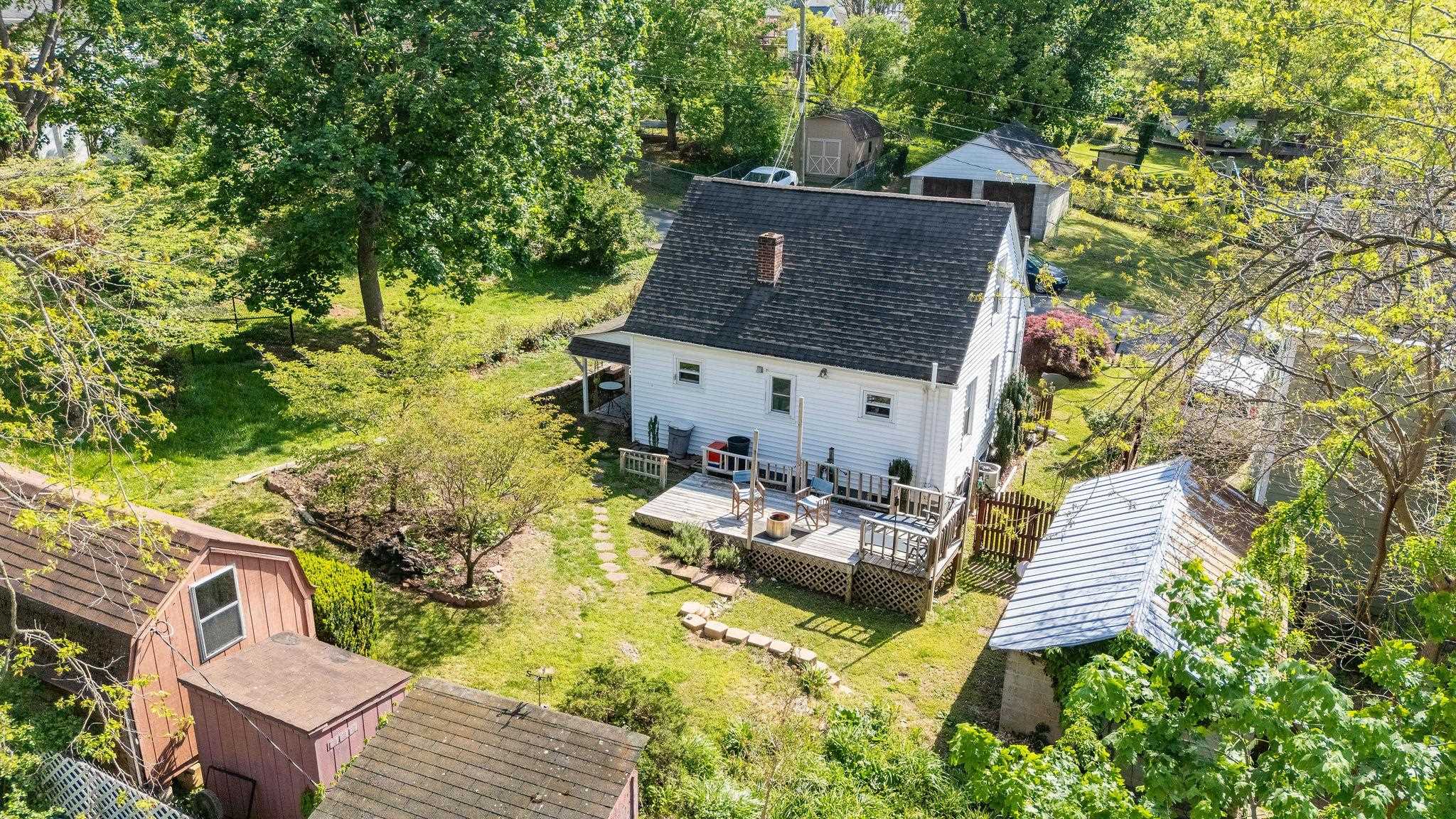 713 NORFOLK AVE, STAUNTON, Virginia 24401, 3 Bedrooms Bedrooms, ,1 BathroomBathrooms,Residential,713 NORFOLK AVE,663988 MLS # 663988
