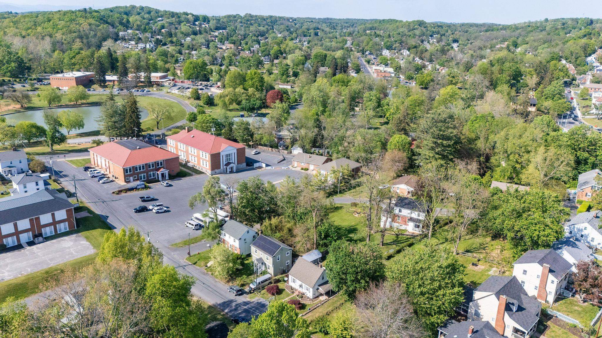713 NORFOLK AVE, STAUNTON, Virginia 24401, 3 Bedrooms Bedrooms, ,1 BathroomBathrooms,Residential,713 NORFOLK AVE,663988 MLS # 663988