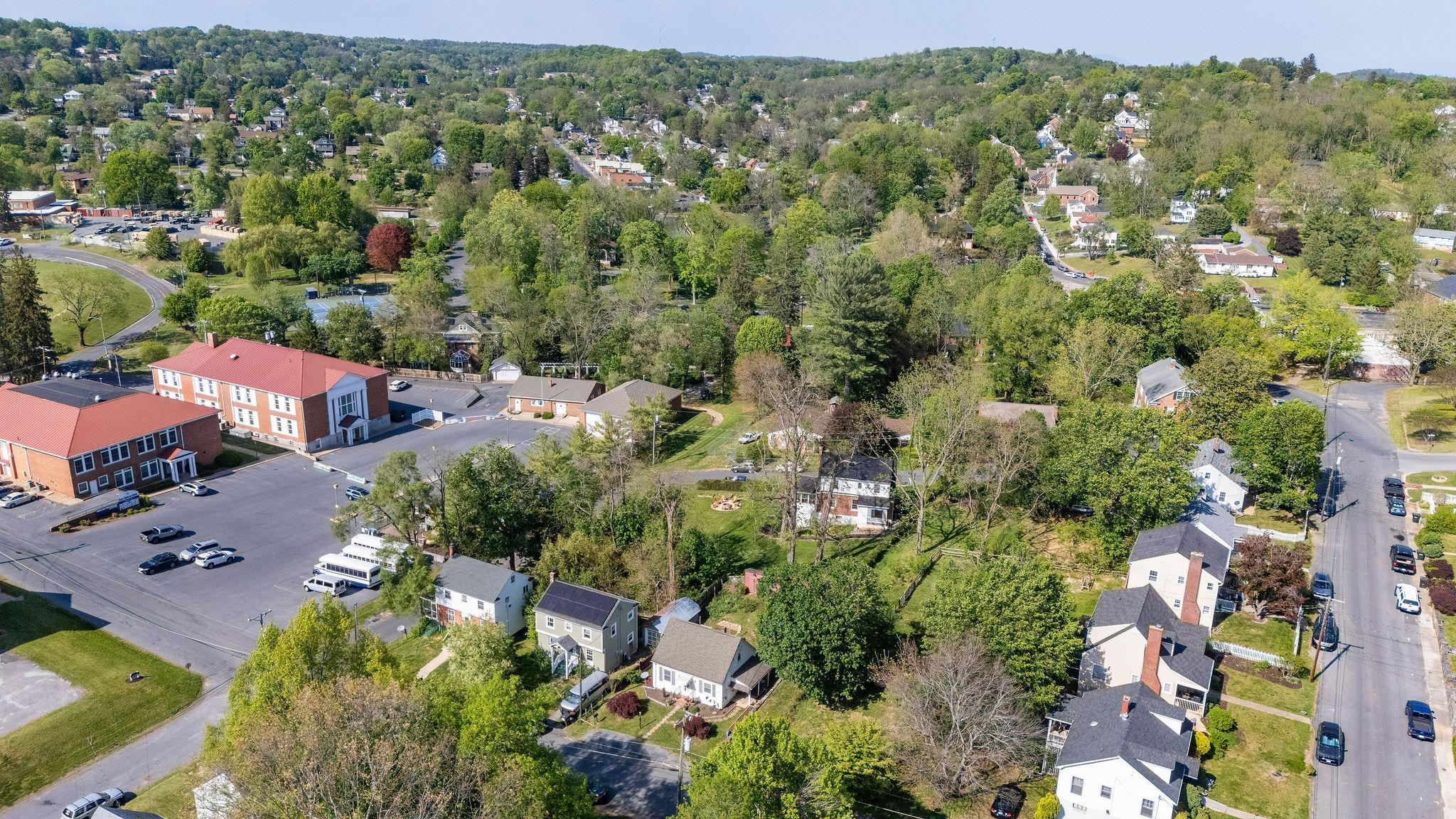 713 NORFOLK AVE, STAUNTON, Virginia 24401, 3 Bedrooms Bedrooms, ,1 BathroomBathrooms,Residential,713 NORFOLK AVE,663988 MLS # 663988