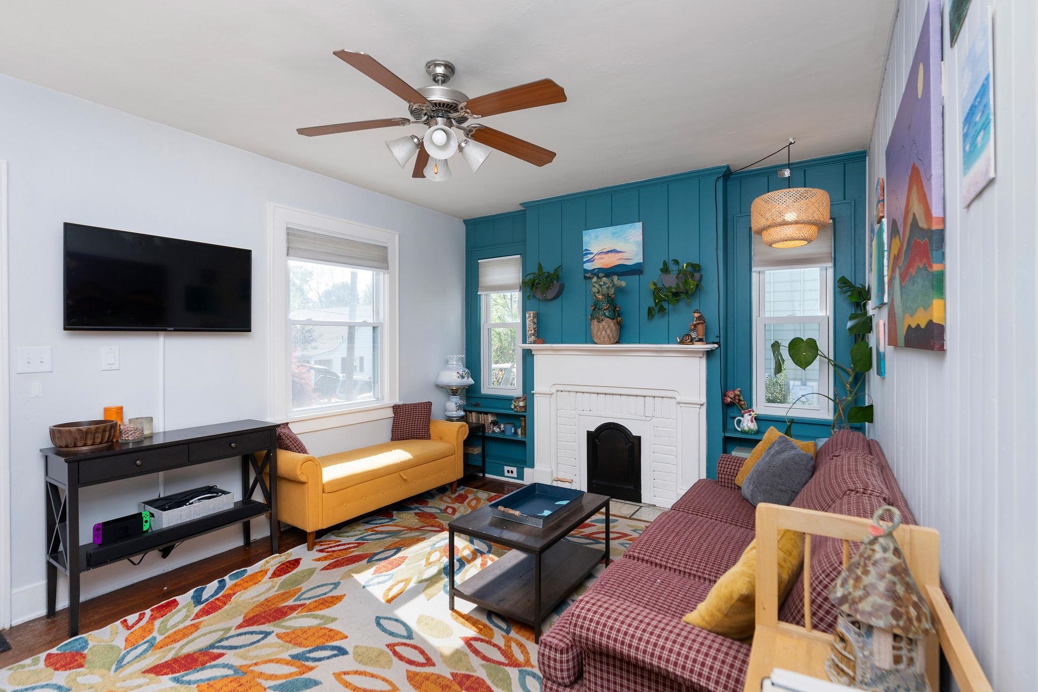 713 NORFOLK AVE, STAUNTON, Virginia 24401, 3 Bedrooms Bedrooms, ,1 BathroomBathrooms,Residential,713 NORFOLK AVE,663988 MLS # 663988