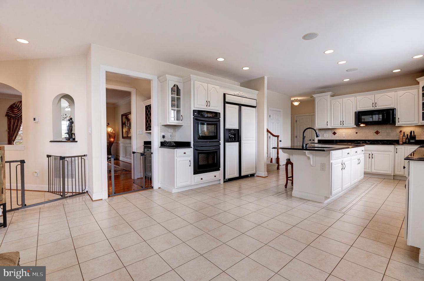 16182 HILLSBORO, HILLSBORO, Virginia 20132, 4 Bedrooms Bedrooms, ,6 BathroomsBathrooms,Residential,For sale,16182 HILLSBORO,VALO2091530 MLS # VALO2091530