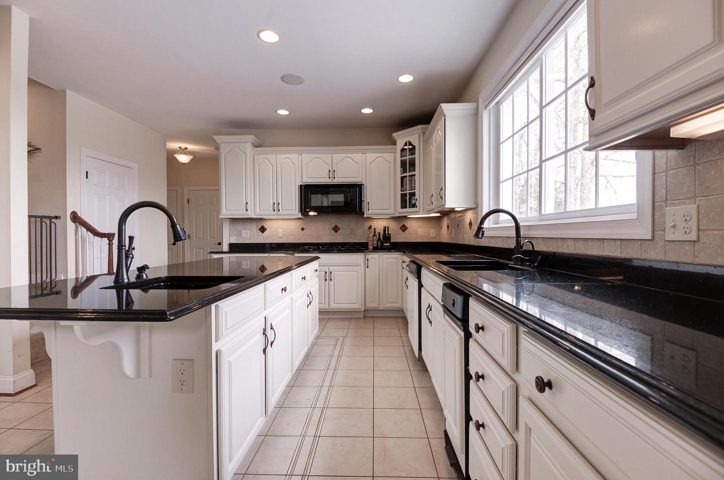 16182 HILLSBORO, HILLSBORO, Virginia 20132, 4 Bedrooms Bedrooms, ,6 BathroomsBathrooms,Residential,For sale,16182 HILLSBORO,VALO2091530 MLS # VALO2091530