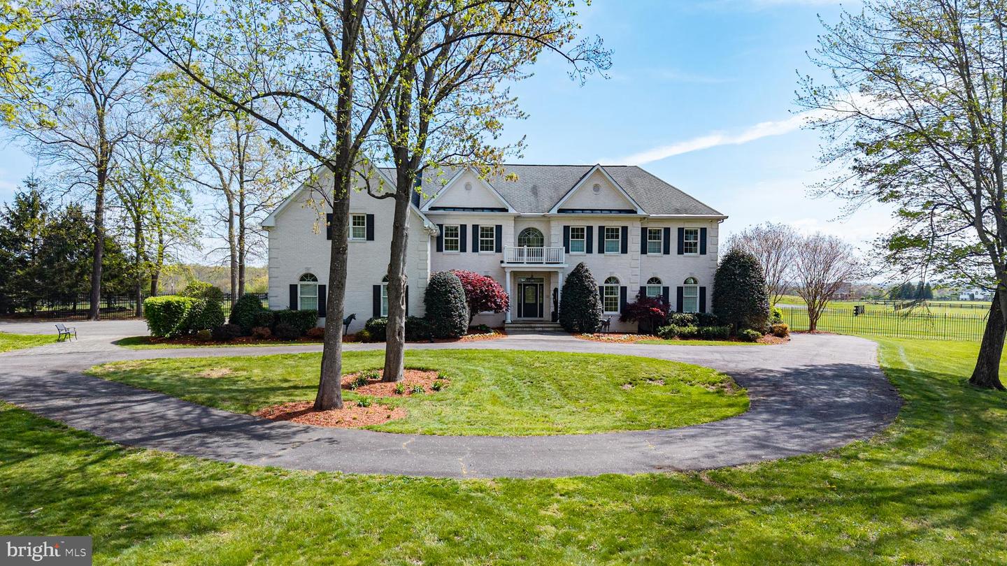 16182 HILLSBORO, HILLSBORO, Virginia 20132, 4 Bedrooms Bedrooms, ,6 BathroomsBathrooms,Residential,For sale,16182 HILLSBORO,VALO2091530 MLS # VALO2091530
