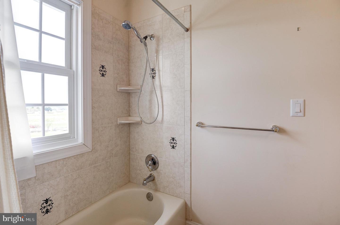 16182 HILLSBORO, HILLSBORO, Virginia 20132, 4 Bedrooms Bedrooms, ,6 BathroomsBathrooms,Residential,For sale,16182 HILLSBORO,VALO2091530 MLS # VALO2091530