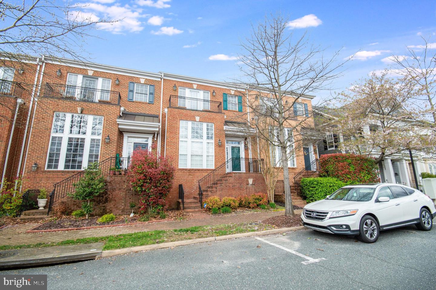 709 BELMONT BAY DR, WOODBRIDGE, Virginia 22191, 3 Bedrooms Bedrooms, ,3 BathroomsBathrooms,Residential,For sale,709 BELMONT BAY DR,VAPW2090182 MLS # VAPW2090182