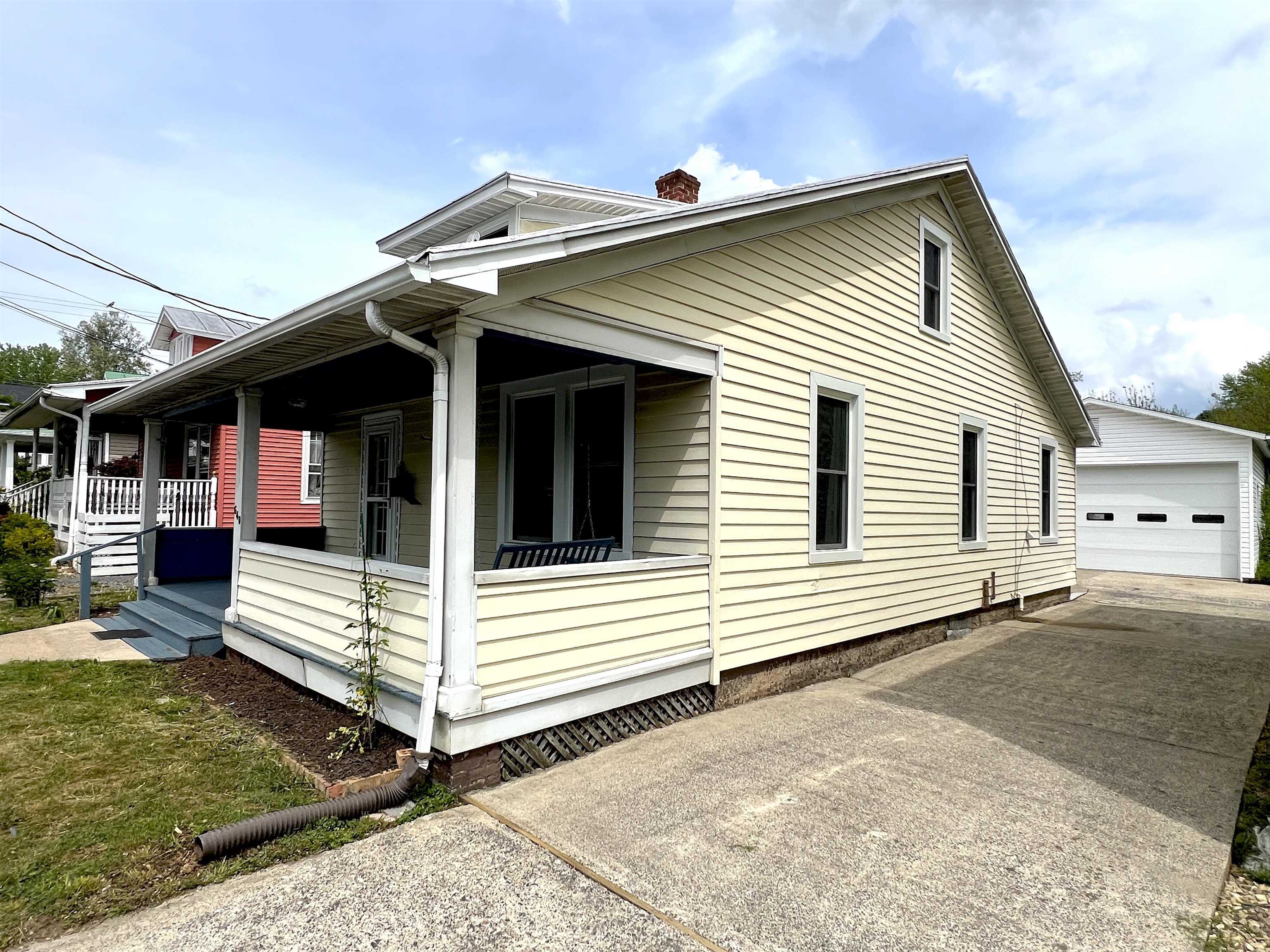 640 COLLICELLO ST, HARRISONBURG, Virginia 22802, 3 Bedrooms Bedrooms, ,1 BathroomBathrooms,Residential,640 COLLICELLO ST,663997 MLS # 663997