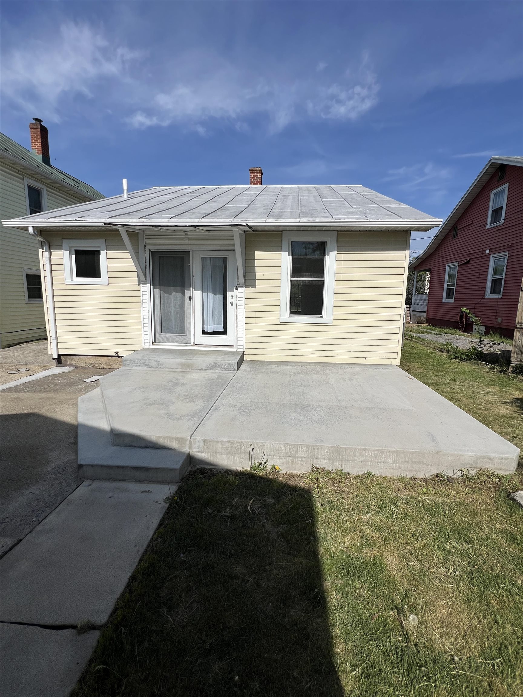640 COLLICELLO ST, HARRISONBURG, Virginia 22802, 3 Bedrooms Bedrooms, ,1 BathroomBathrooms,Residential,640 COLLICELLO ST,663997 MLS # 663997