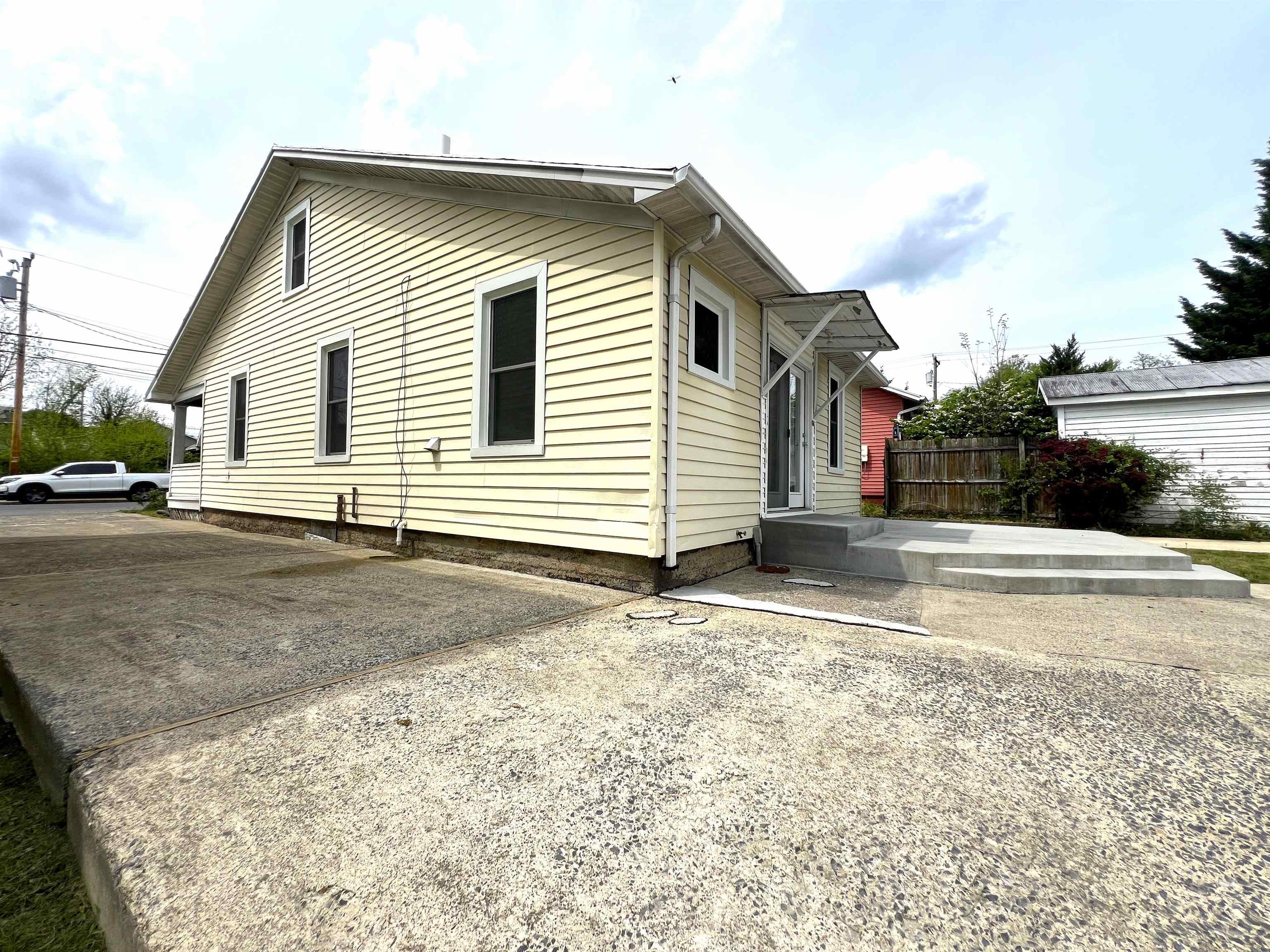 640 COLLICELLO ST, HARRISONBURG, Virginia 22802, 3 Bedrooms Bedrooms, ,1 BathroomBathrooms,Residential,640 COLLICELLO ST,663997 MLS # 663997