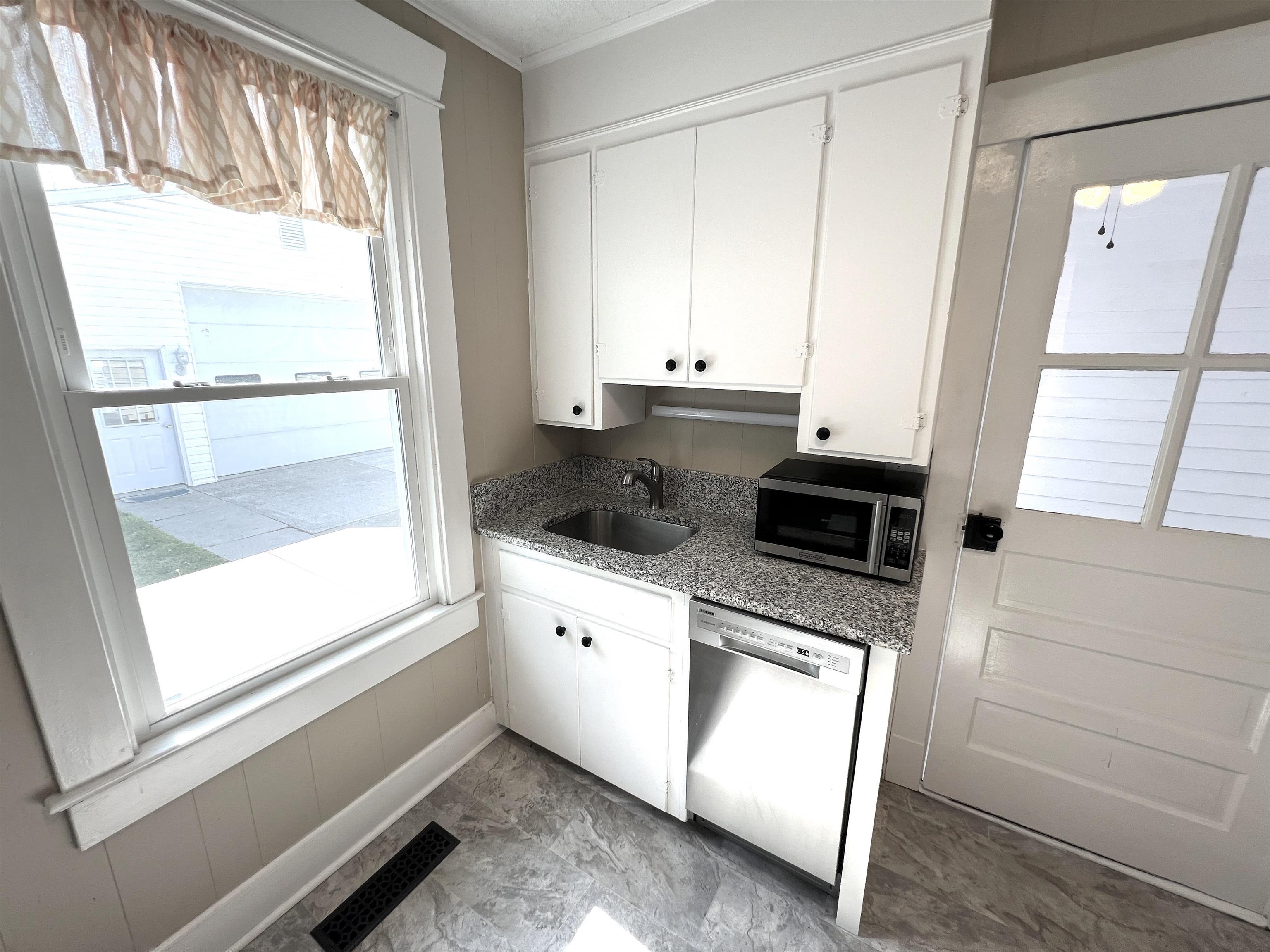 640 COLLICELLO ST, HARRISONBURG, Virginia 22802, 3 Bedrooms Bedrooms, ,1 BathroomBathrooms,Residential,640 COLLICELLO ST,663997 MLS # 663997
