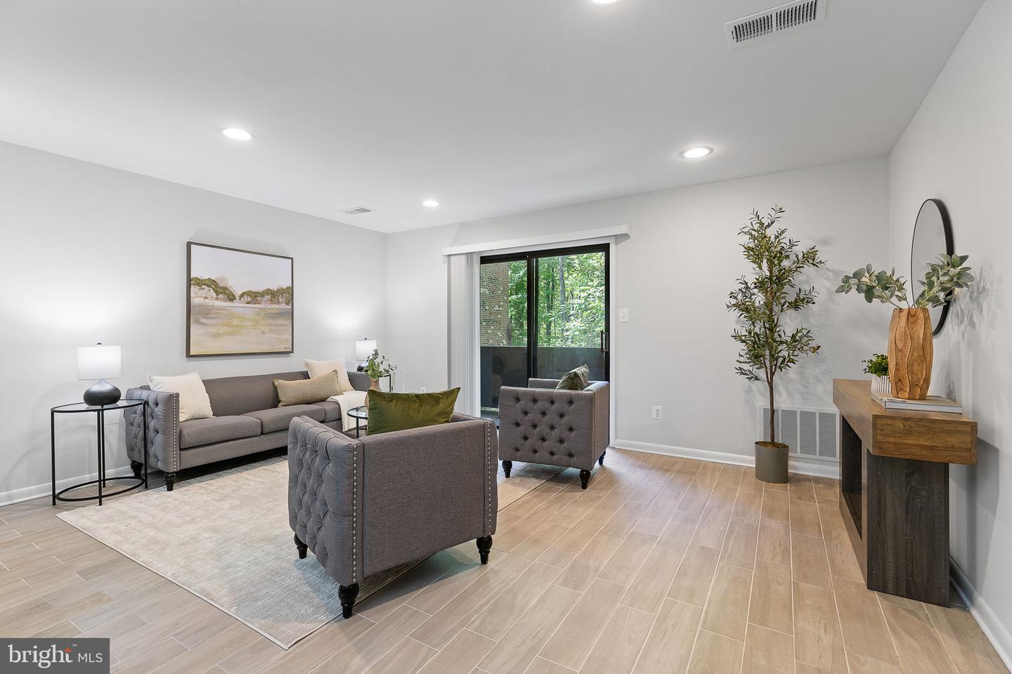 3834A-A STEPPES CT, FALLS CHURCH, Virginia 22041, 2 Bedrooms Bedrooms, ,2 BathroomsBathrooms,Residential,For sale,3834A-A STEPPES CT,VAFX2229482 MLS # VAFX2229482