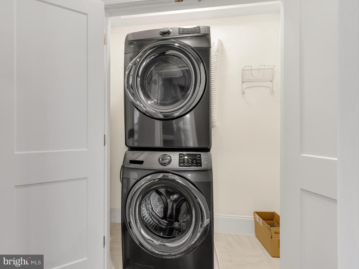 1202 DECATUR ST NW, WASHINGTON, District Of Columbia 20011, 5 Bedrooms Bedrooms, ,4 BathroomsBathrooms,Residential,For sale,1202 DECATUR ST NW,DCDC2191678 MLS # DCDC2191678