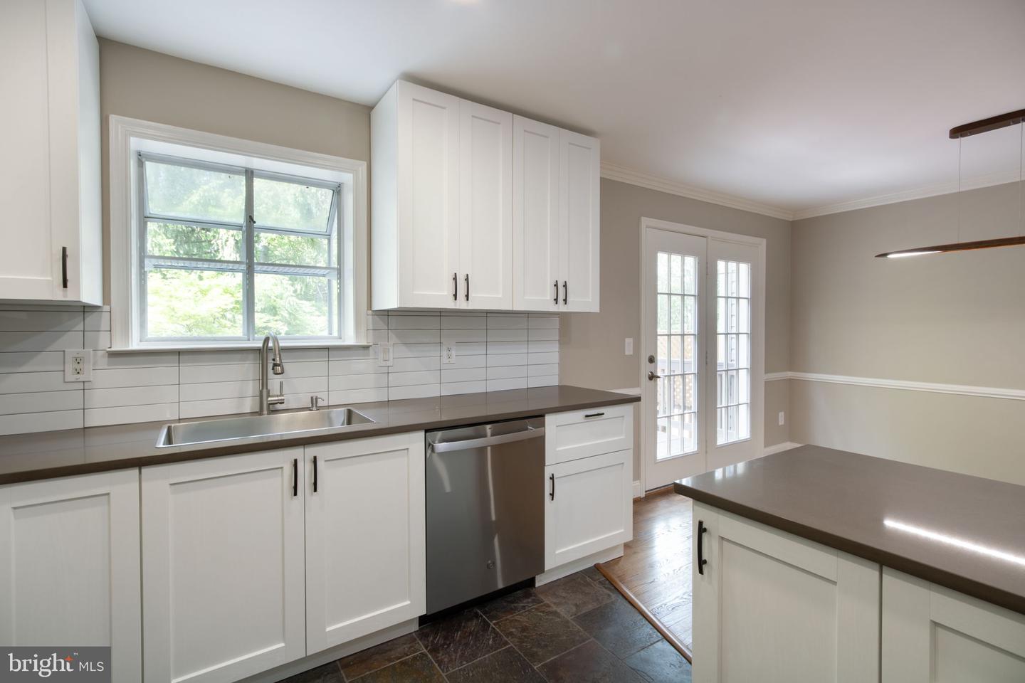 3906 VALLEY RIDGE DR, FAIRFAX, Virginia 22033, 2 Bedrooms Bedrooms, ,3 BathroomsBathrooms,Residential,For sale,3906 VALLEY RIDGE DR,VAFX2229978 MLS # VAFX2229978